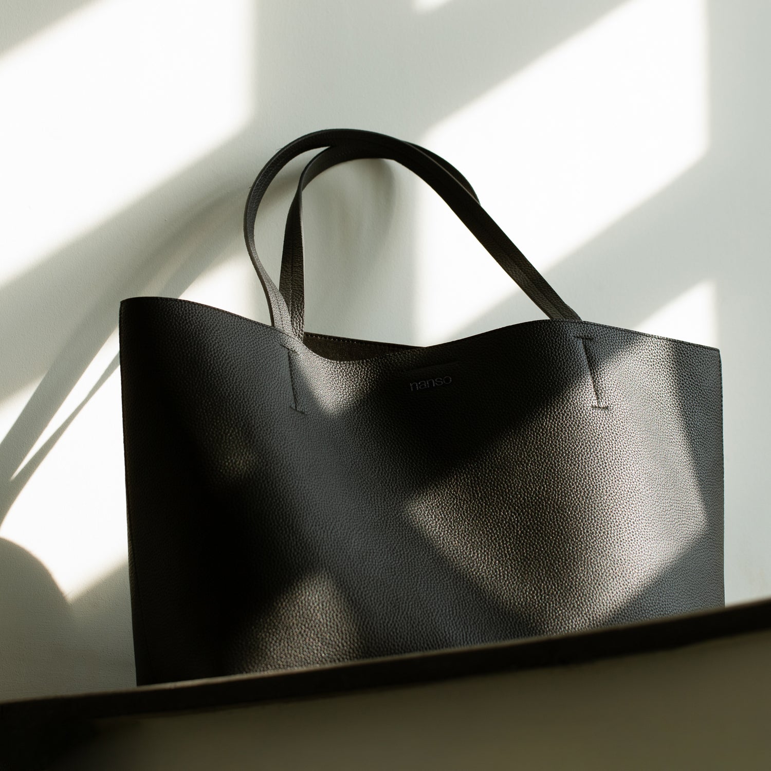 Nanso big black Naru tote bag