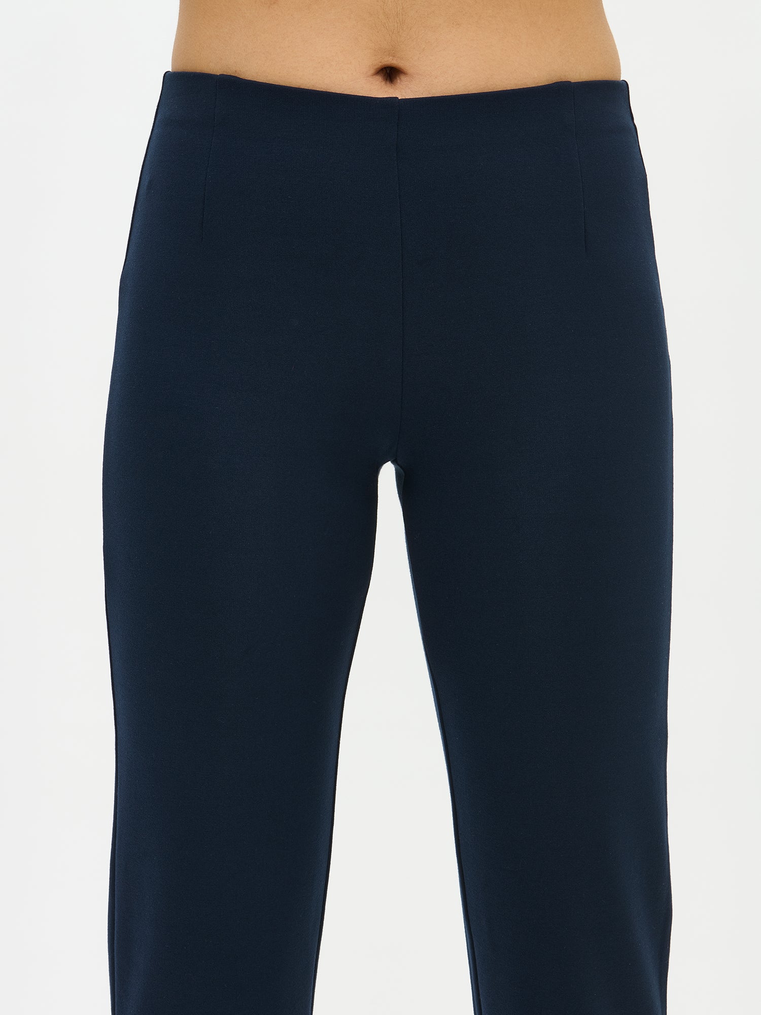 Nanso women's Dark Blue Assi trousers, close-up.