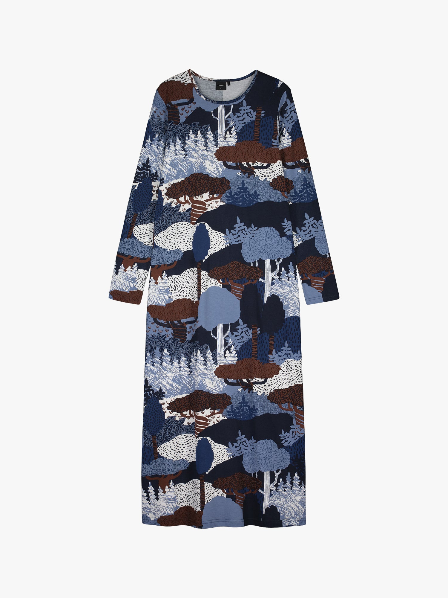 Nanso women's long Ruska nightgown features a beautiful nature-inspired print in harmonious shades of blue and brown. Product picture.