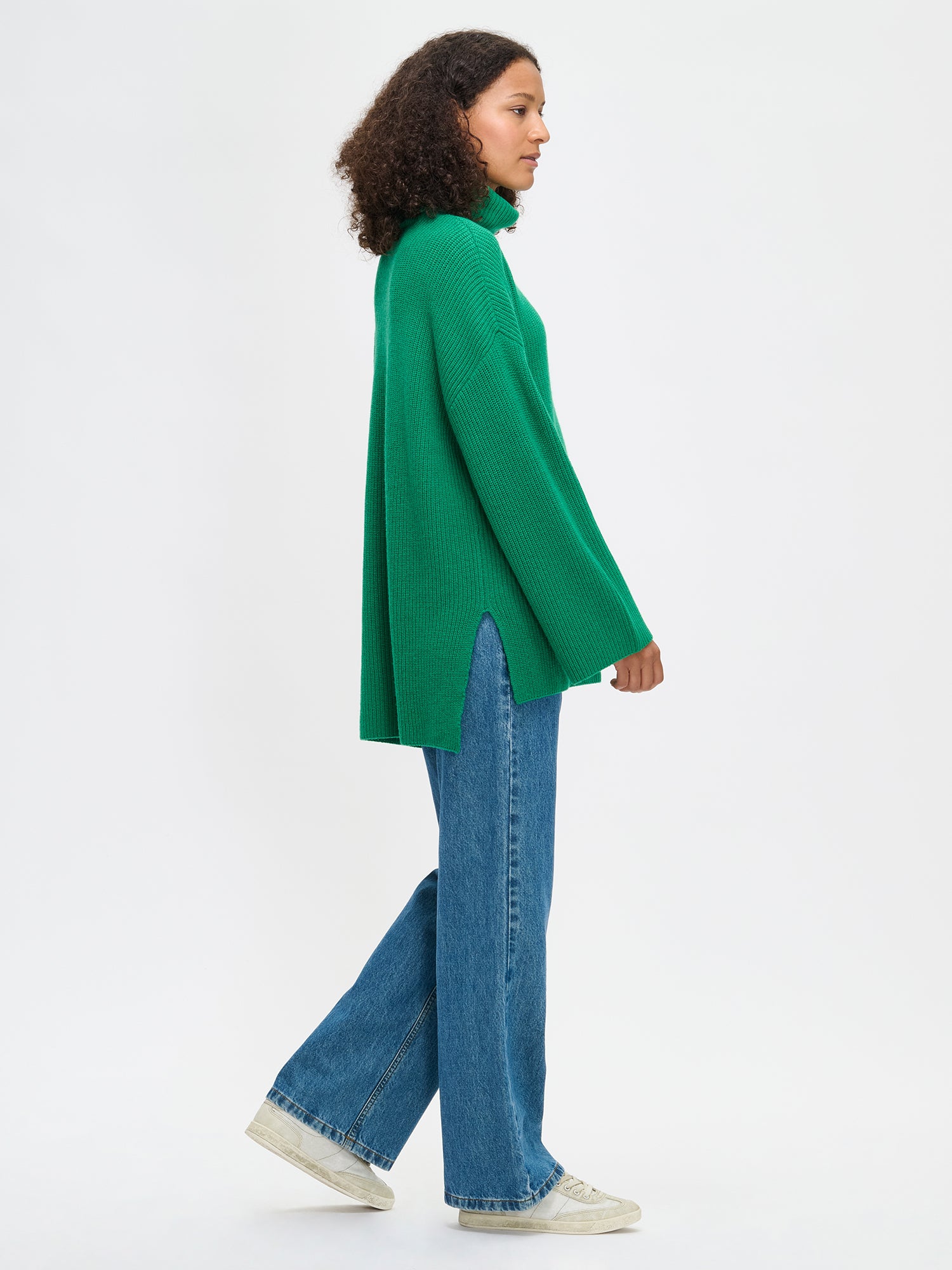 Nanso's relaxed green Pamela knit tunic, side