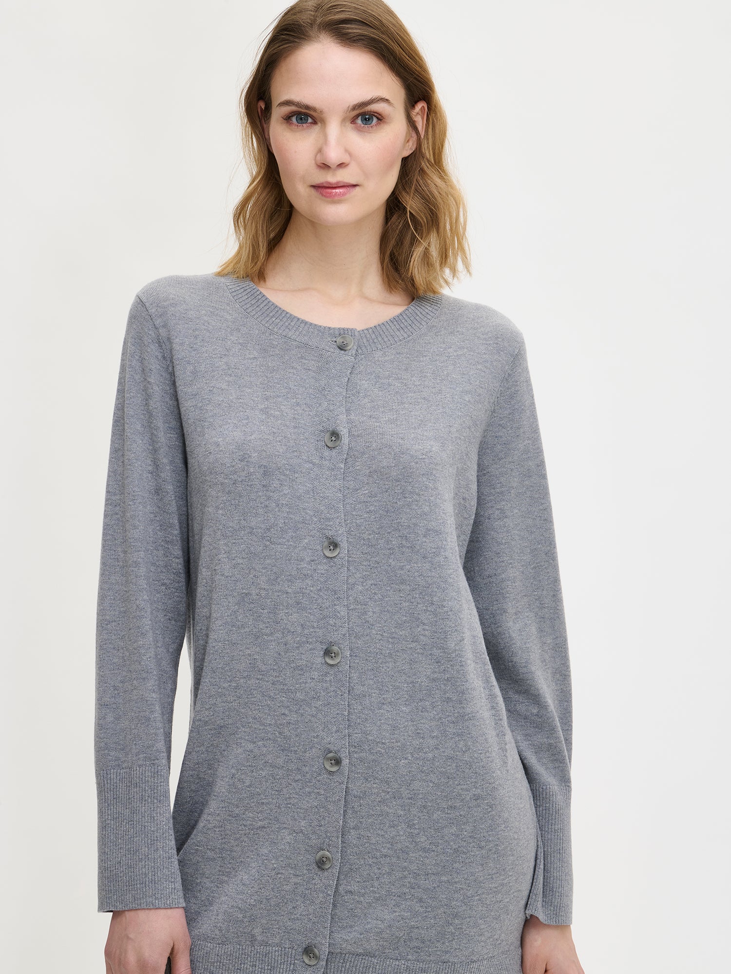 Nanso women's casual light grey Villis knit cardigan, close-up