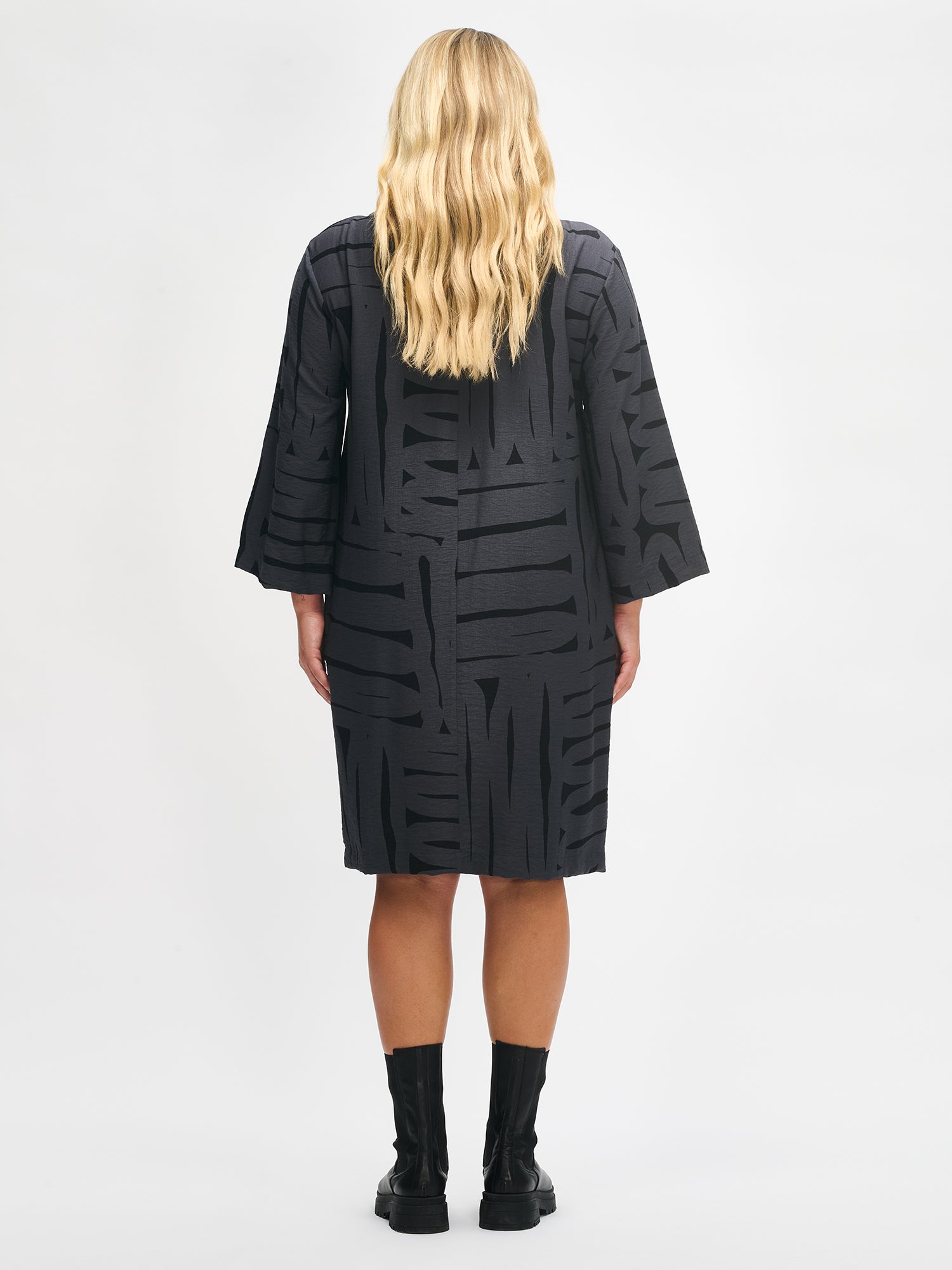 Nanso women's gray Kaiku dress features a straight silhouette with a patterned design, back
