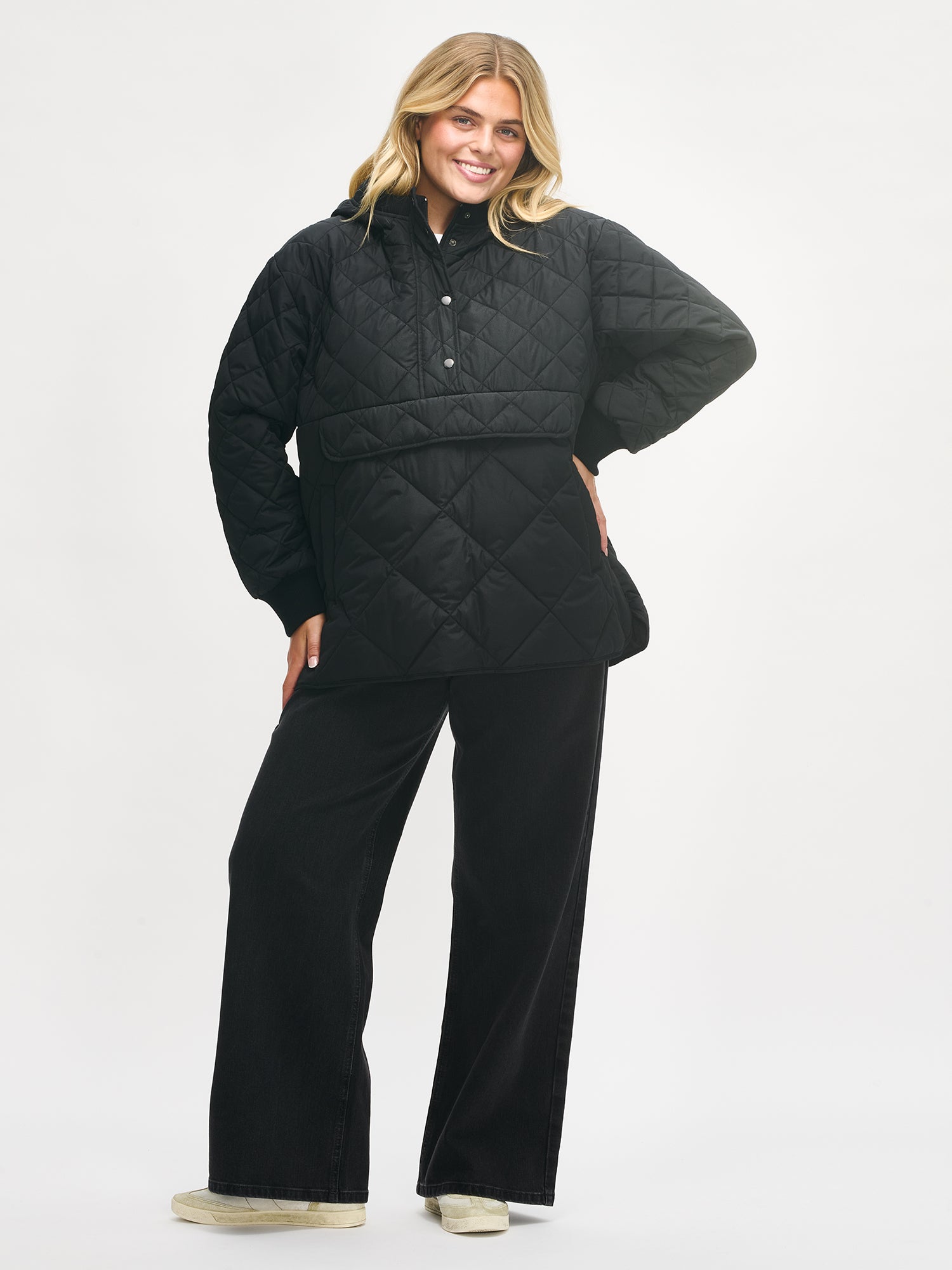 Nanso women's relaxed-fit black anorak quilted coat from the front