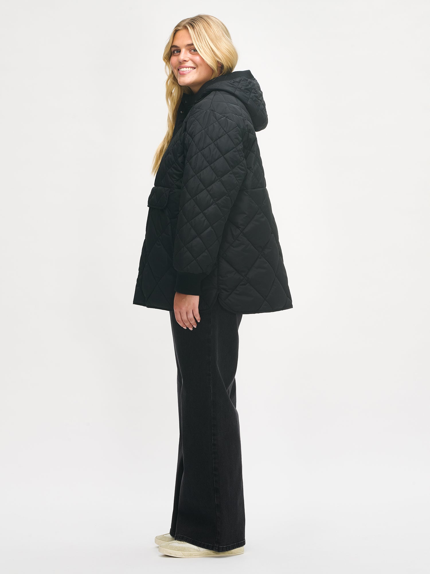 Nanso women's relaxed-fit black anorak quilted coat, side