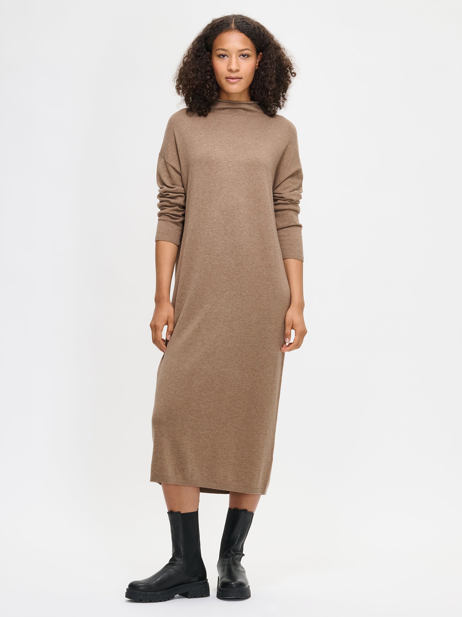 Women's Villis knit dress in grey brown. Worn by a model in size S.