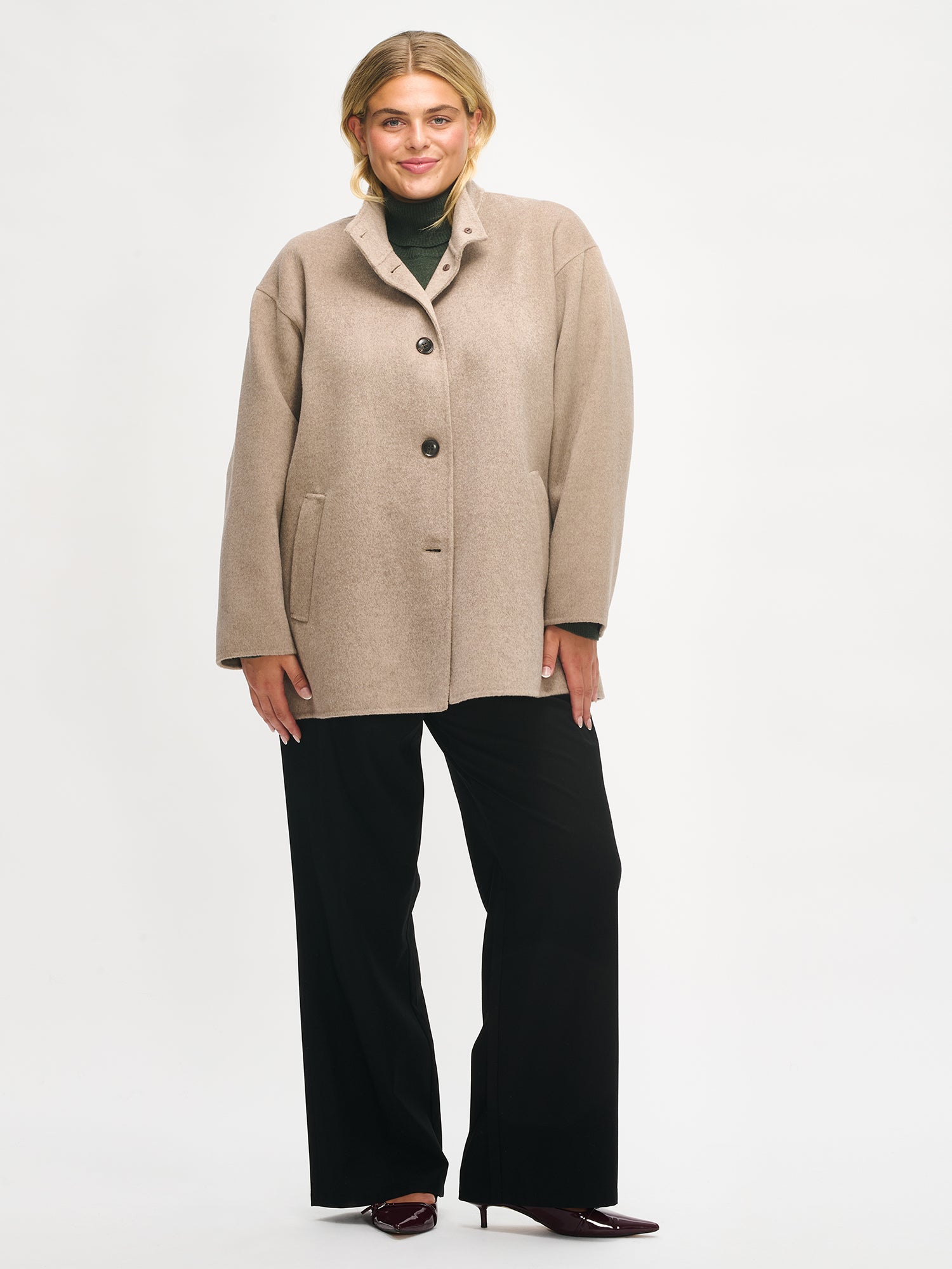 Nanso women's casual short beige Ella wool coat, front