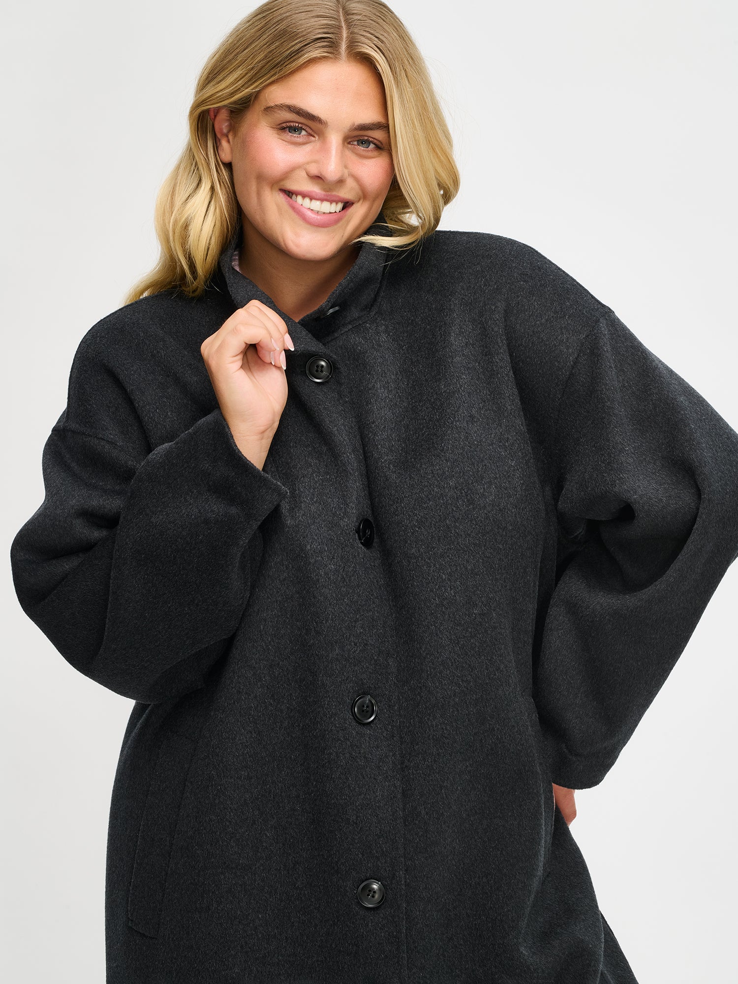 Nanso women's long dark grey Elle wool coat, close-up