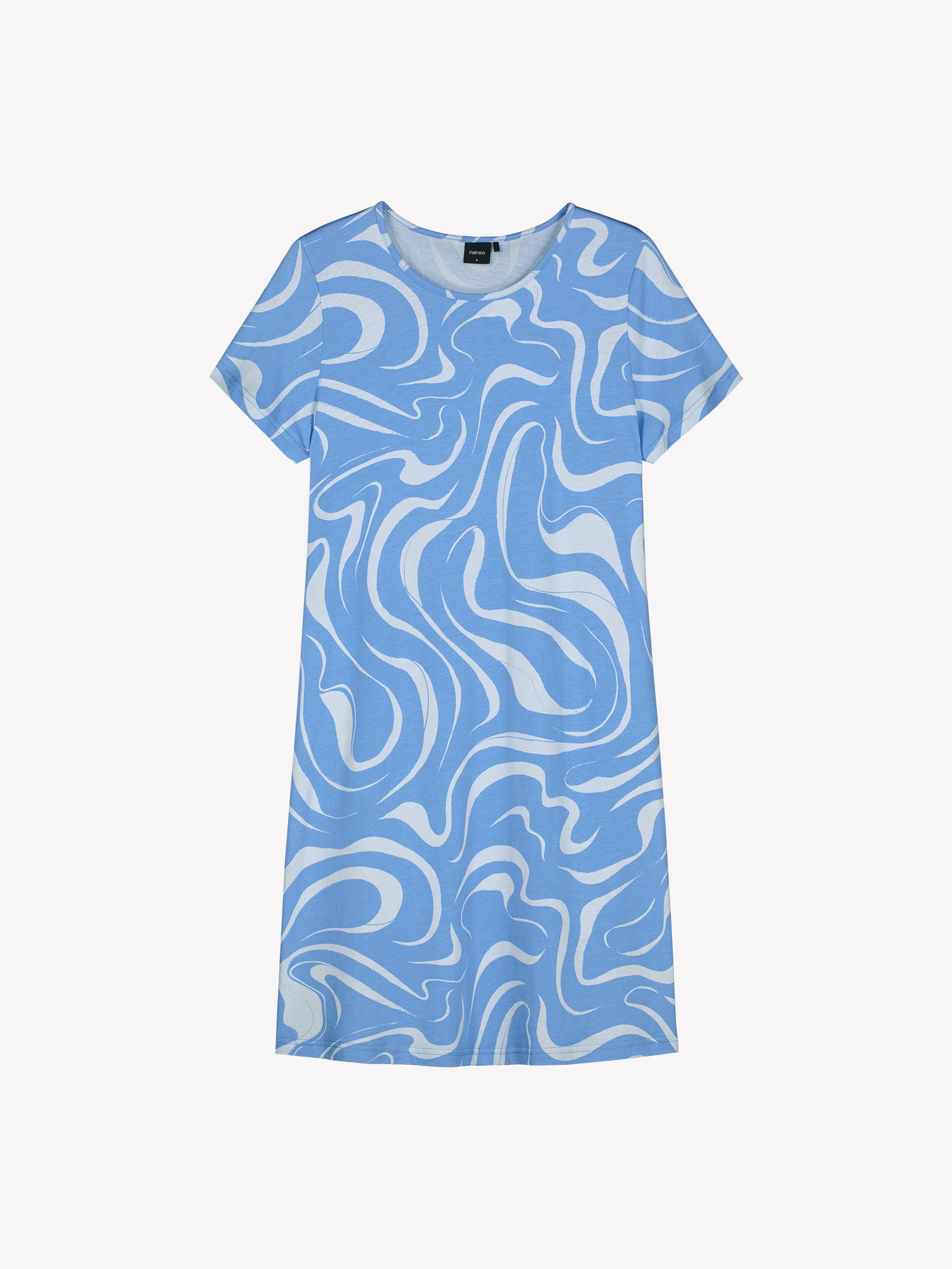 Nanso VESI short nightgown in blue tones with an elegant patterned design. Features a classic round neckline and relaxed fit and soft material for restful nights. Product picture from the front.