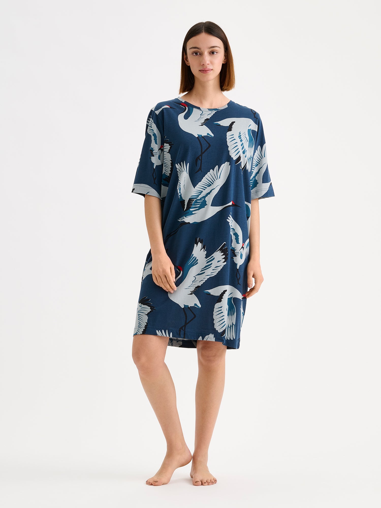 Nanso women's patterned straight-cut short nightgown in captivating blue tones on a model