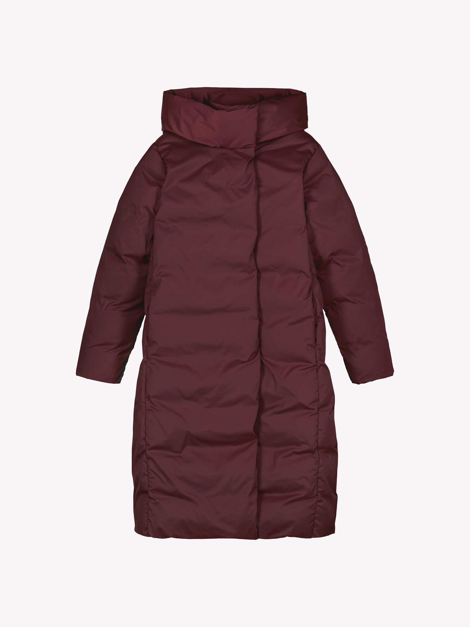 Warm and wonderfully voluminous, the long Inari puffer coat in winered in a product picture