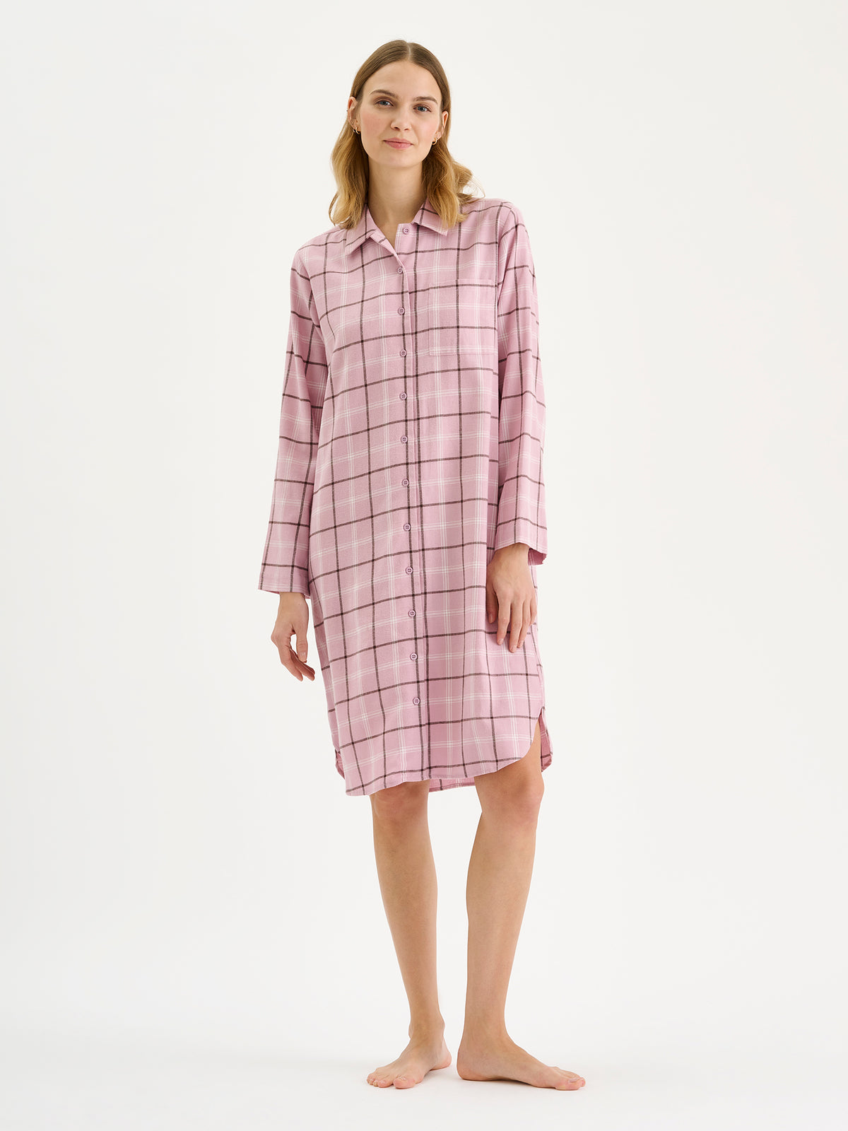 Nanso women's Tuulikki flannel nightgown is wonderfully soft and warm, making it the perfect shirt-style nightdress for relaxed moments at home. Pictured on a blonde model. | S - 180cm