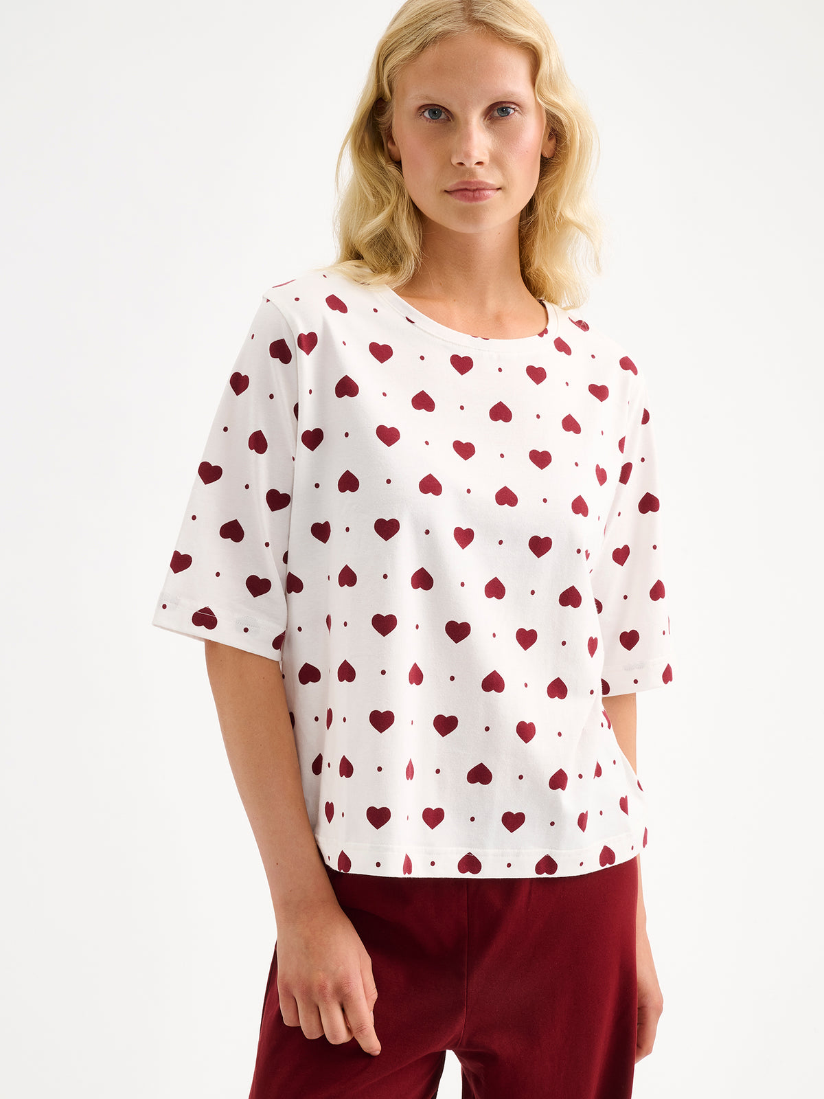 Nanso women's charming Onnellinen jersey pyjamas combine comfort with a cheerful heart print.