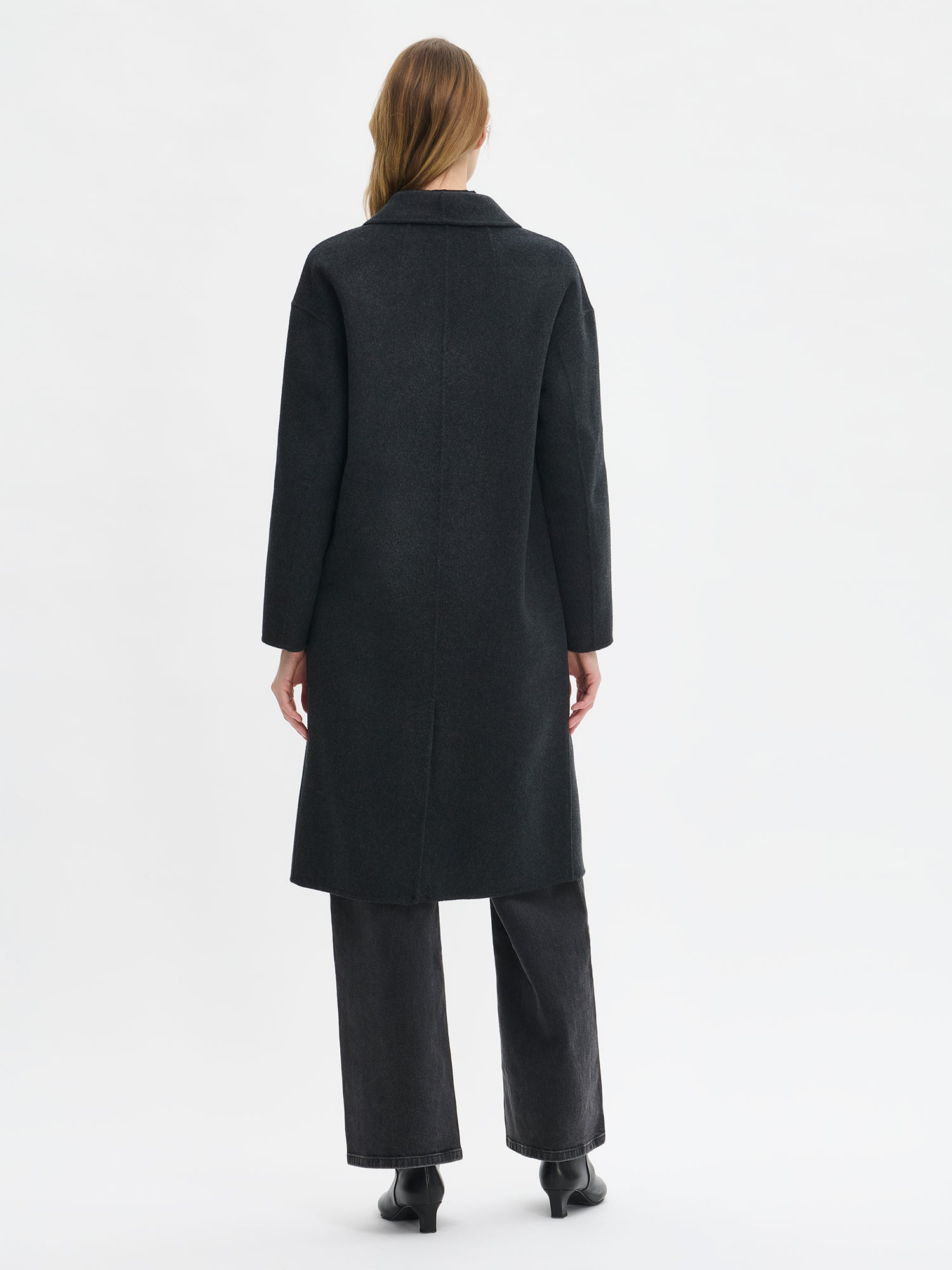 Nanso women's stylish and timeless grey YLLE wool coat, back.