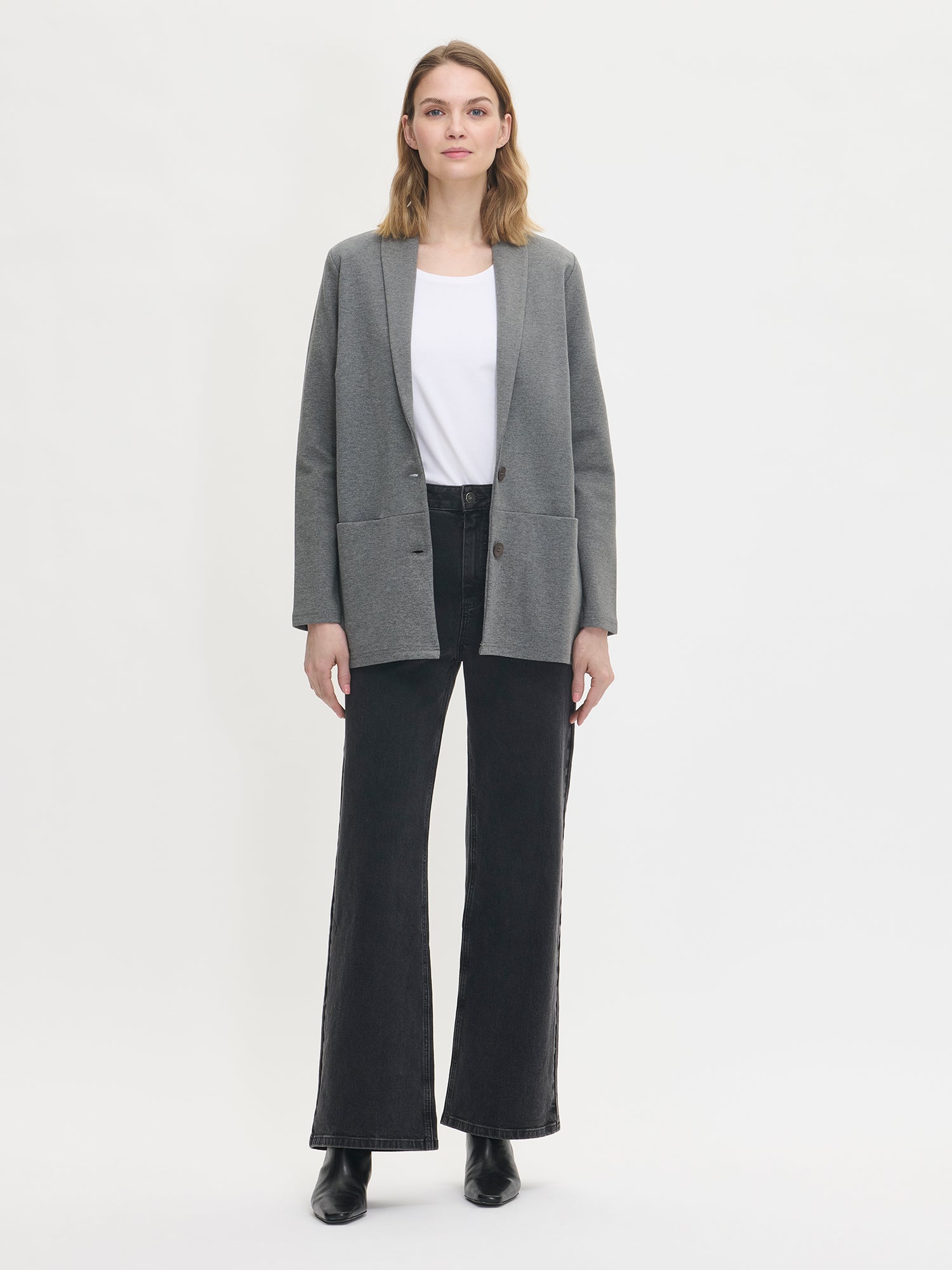 Nanso's classic women's Leija jacket in grey, front open