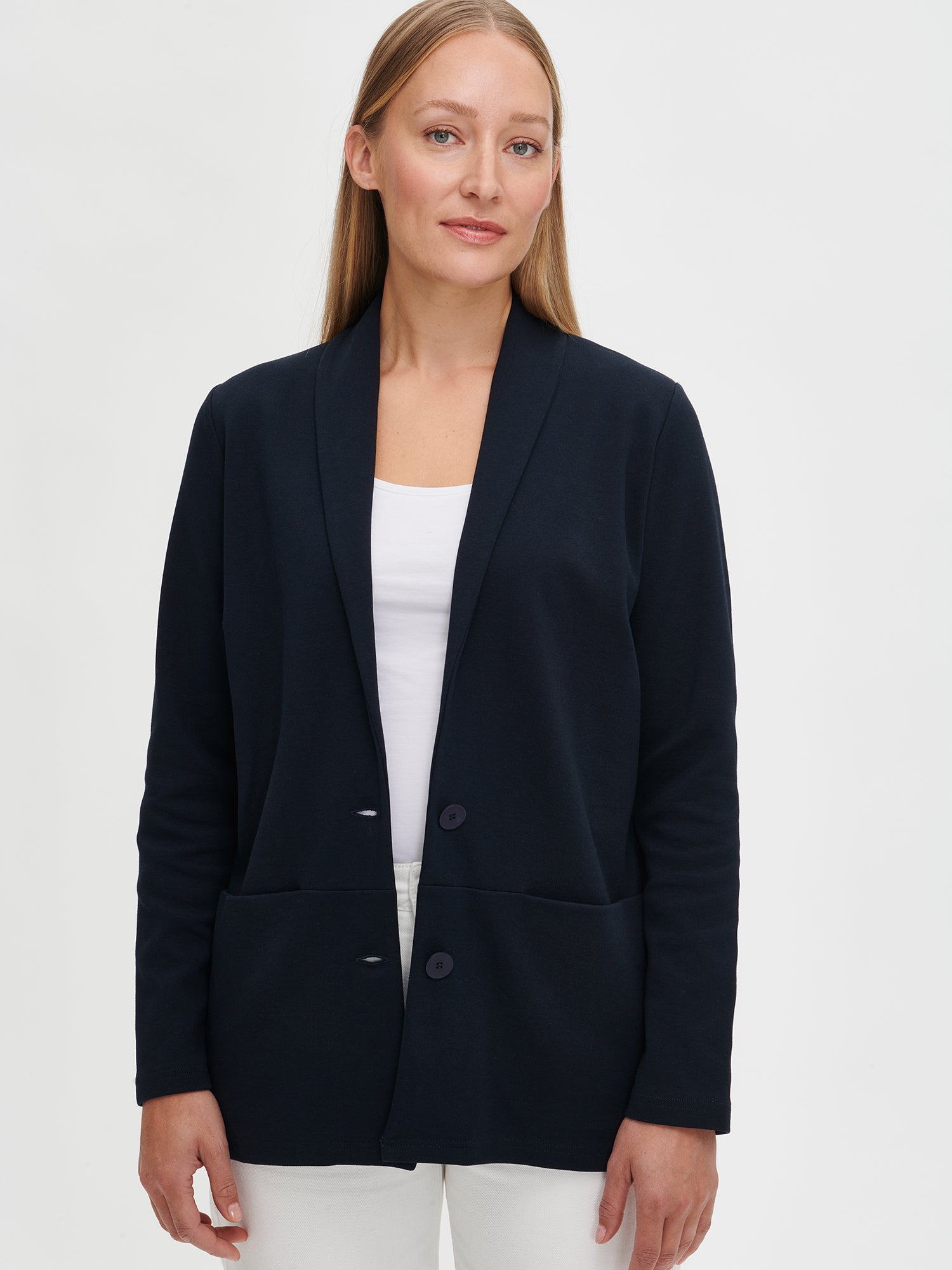 Nanso's classic women's Leija jacket in dark blue, close-up