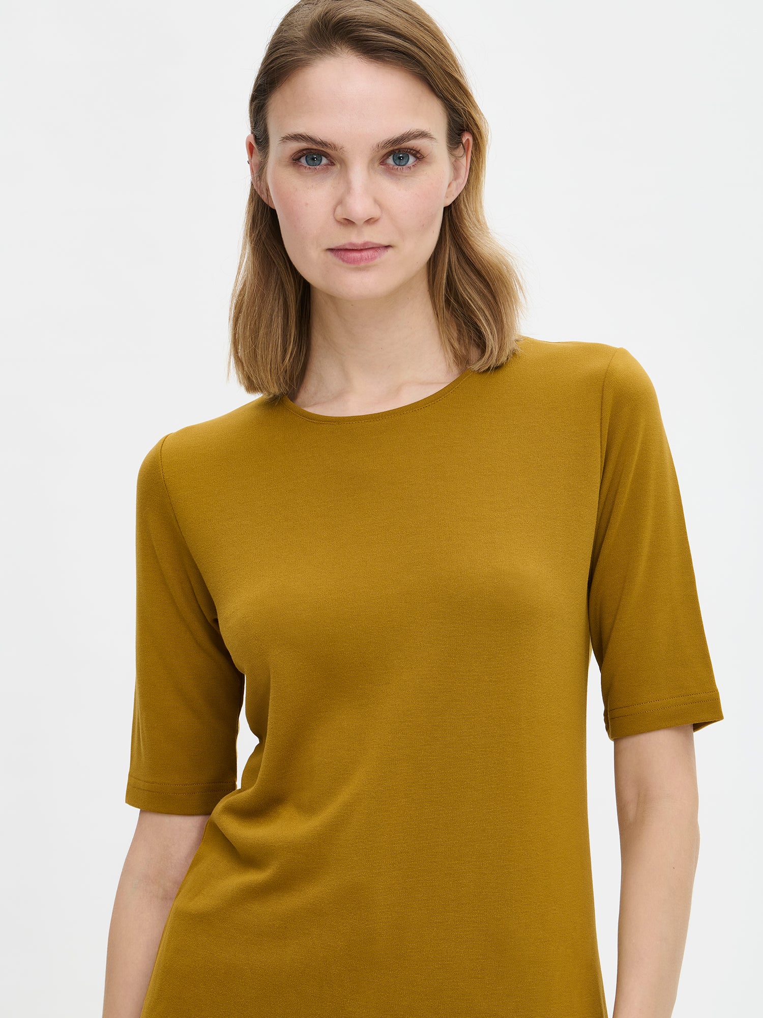 Nanso's stylish brown Aina t-shirt for women, close-up