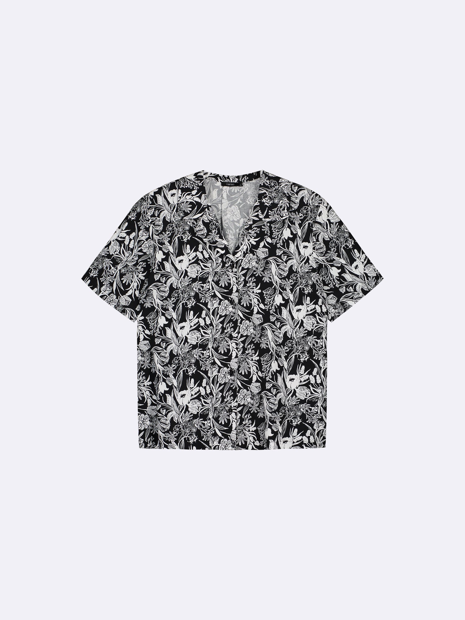 Women's black Pieni Floristi shirt features a beautiful floral pattern
