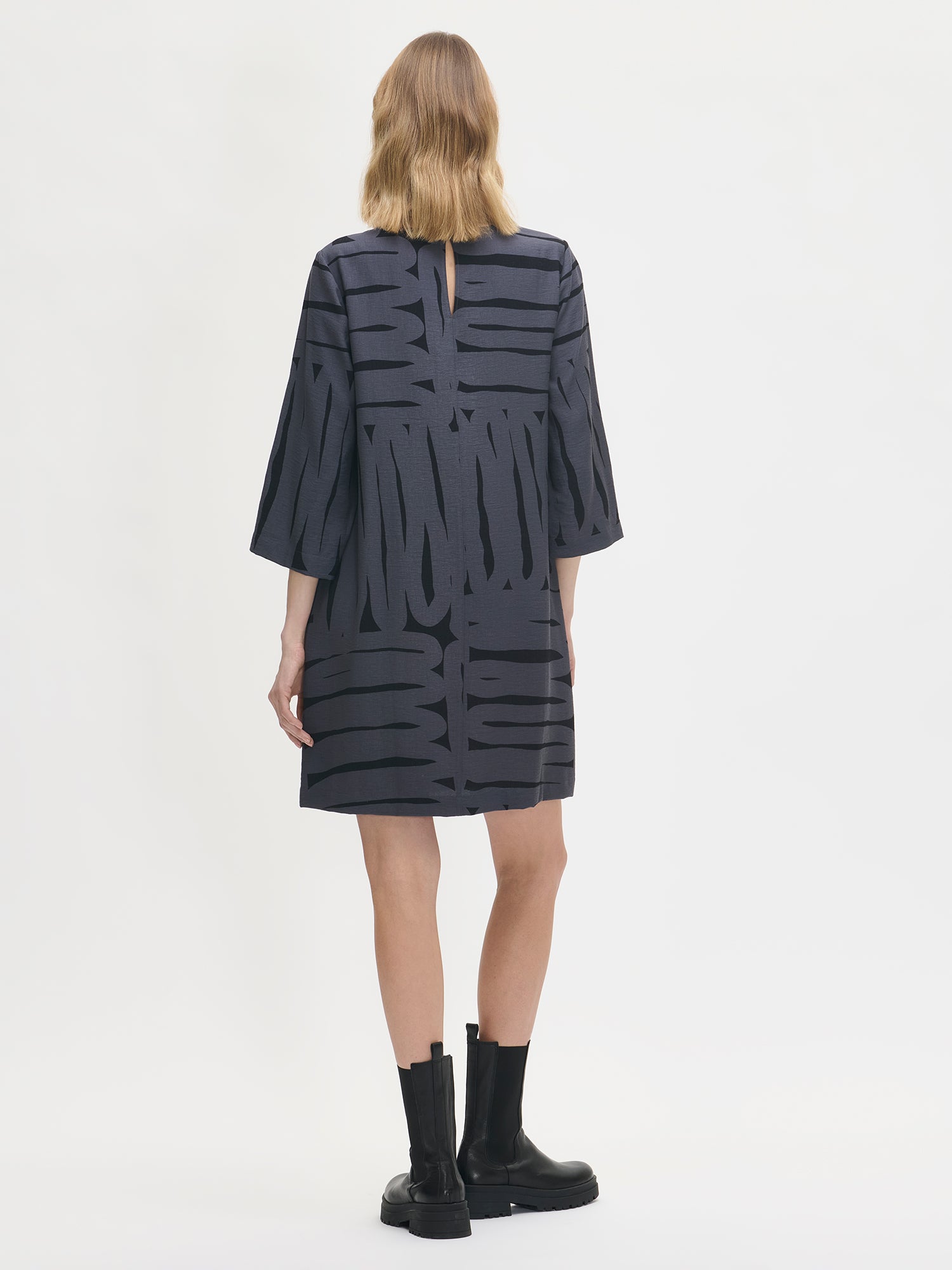 Nanso women's gray Kaiku dress features a straight silhouette with a patterned design, back