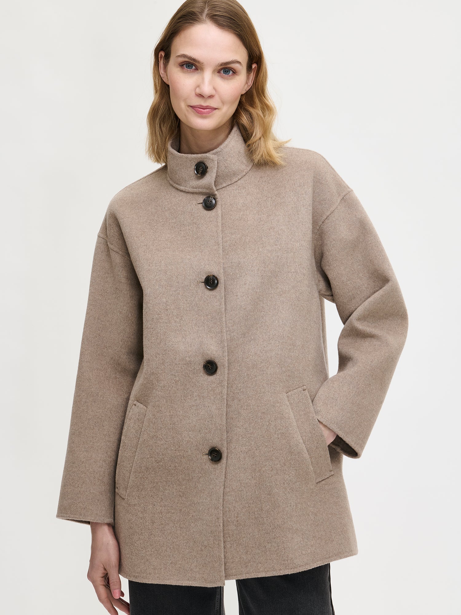 Nanso women's casual short beige Ella wool coat, close-up
