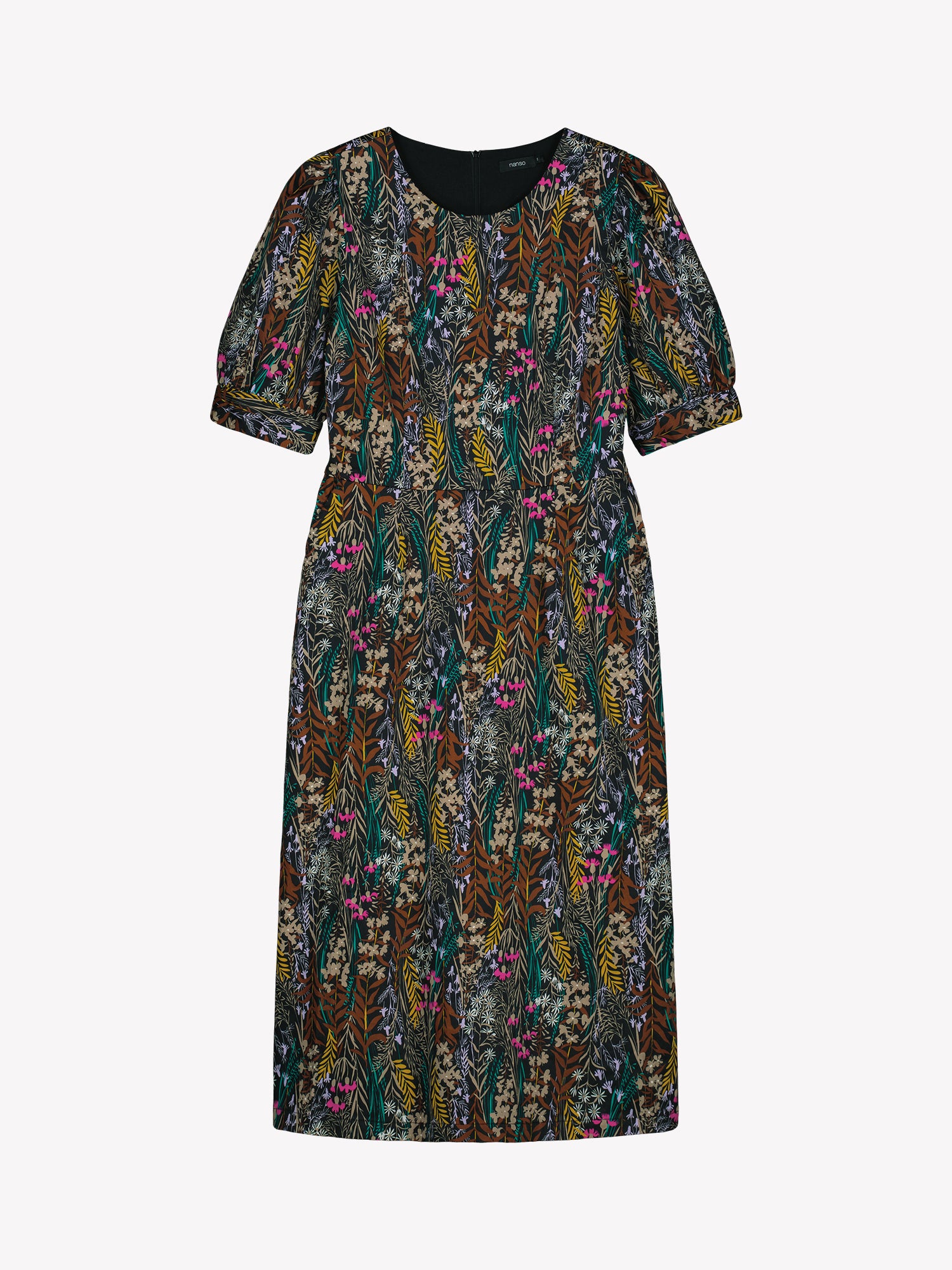 Women´s sophisticated multicolored Kuutamo dress. In a product image.
