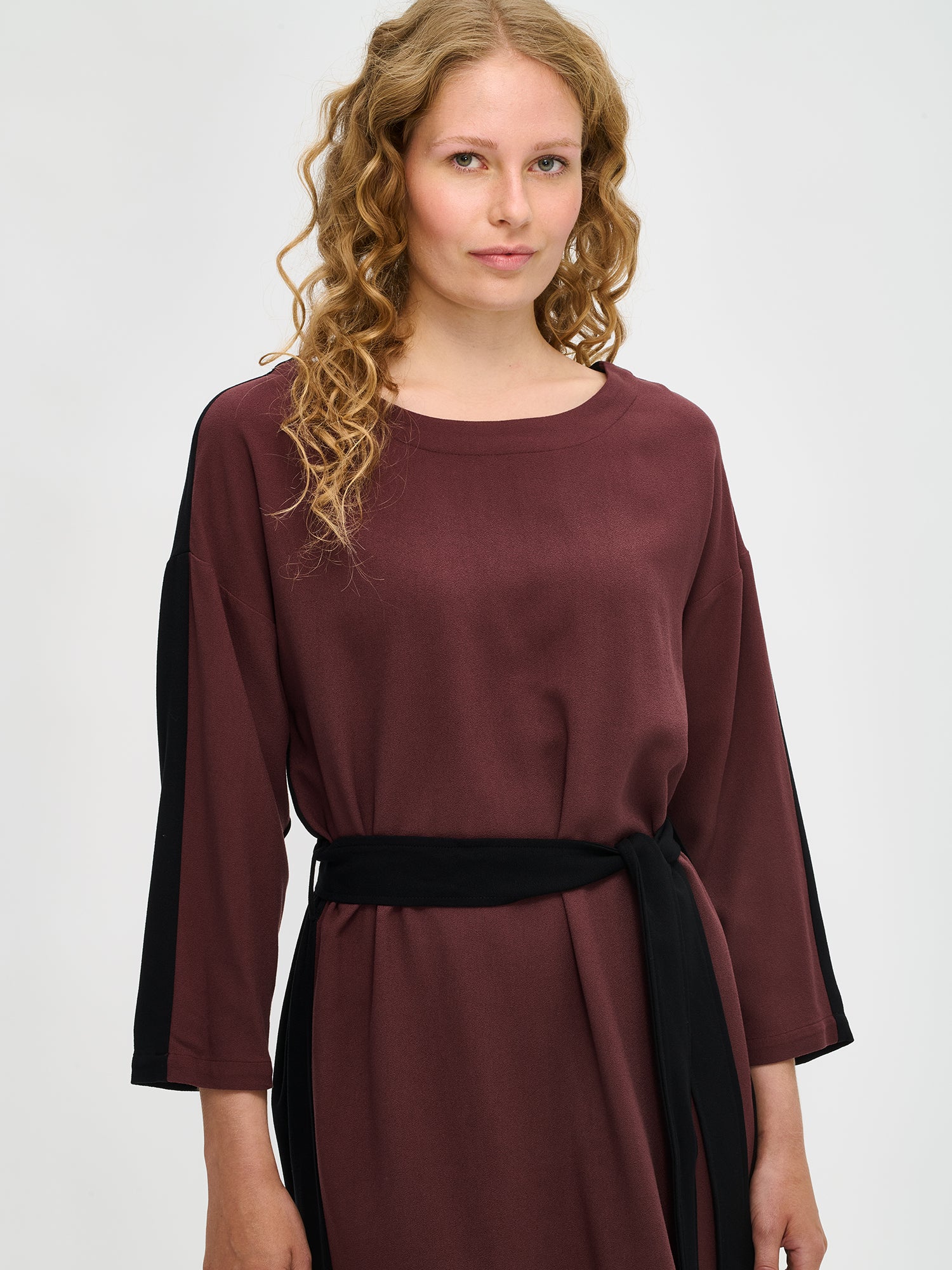 Nanso women's brown-black Fiine dress close up