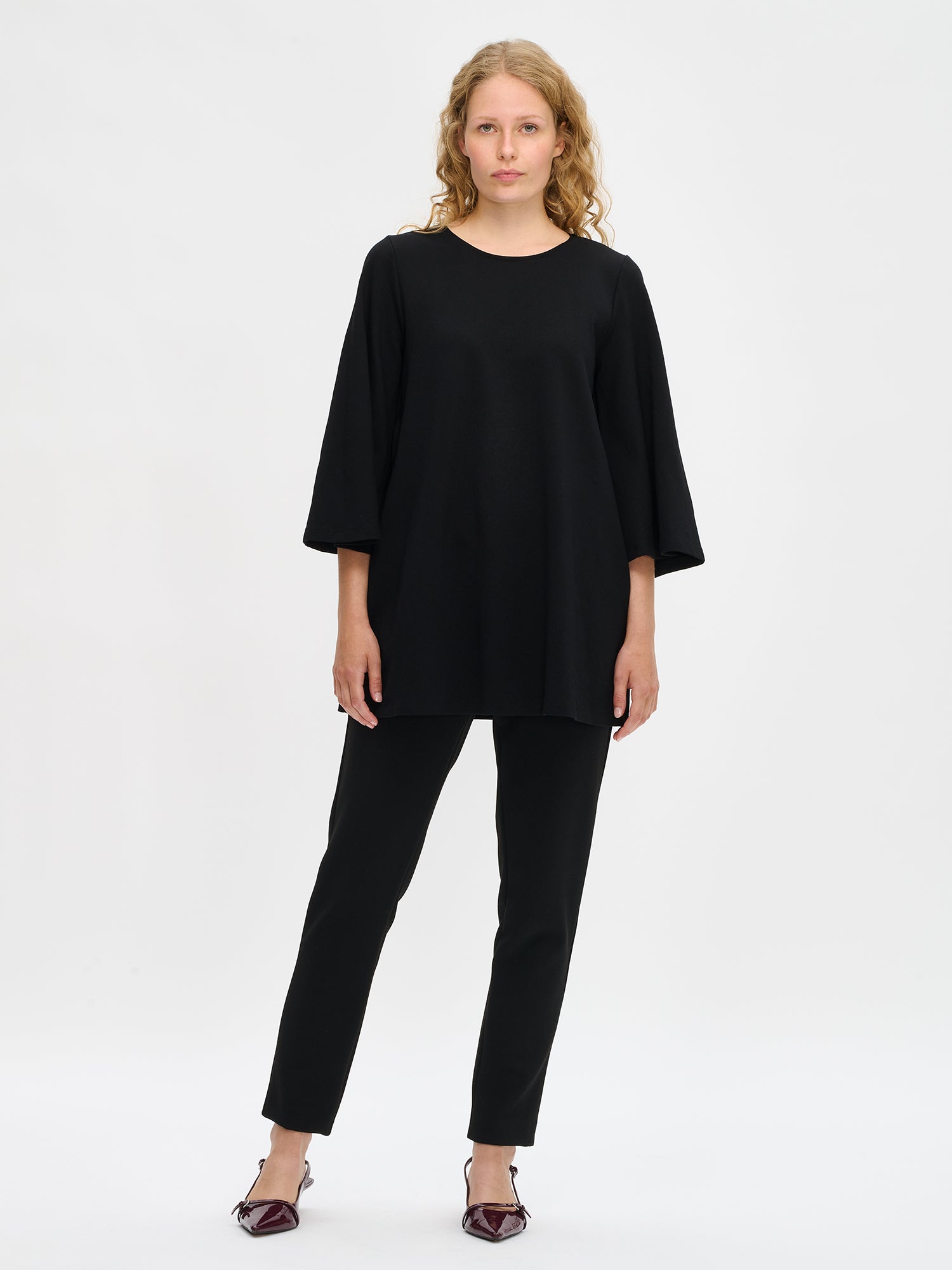 Nanso women’s Elegia tunic in black, front