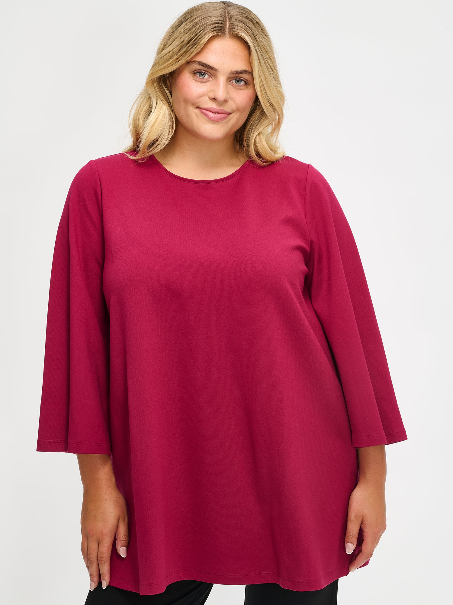 Nanso women’s Elegia tunic in burgundy, close-up in size XL