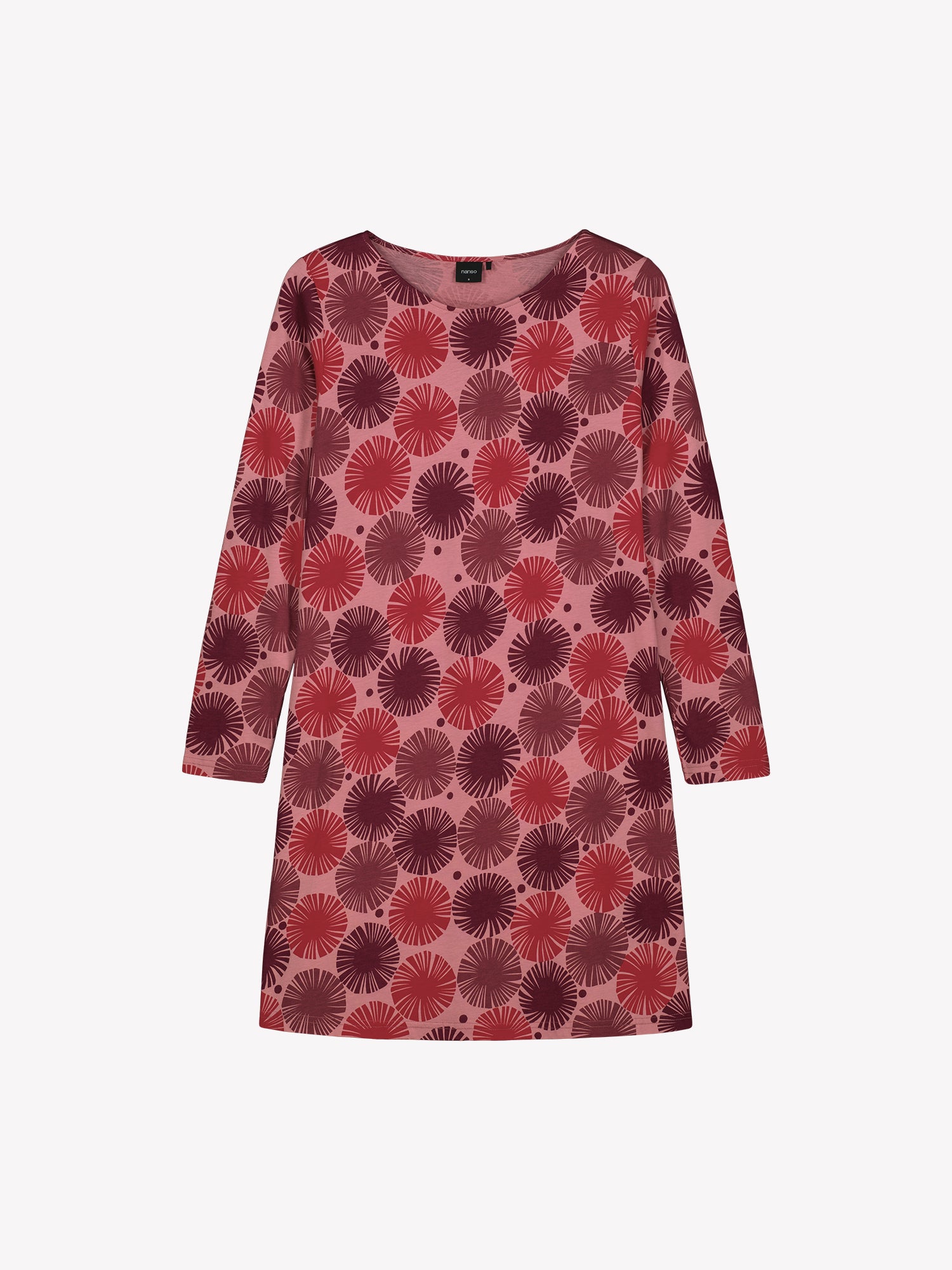 Nanso Amara red women’s long-sleeved short nightgown with oval neckline, knee-length, product photo.