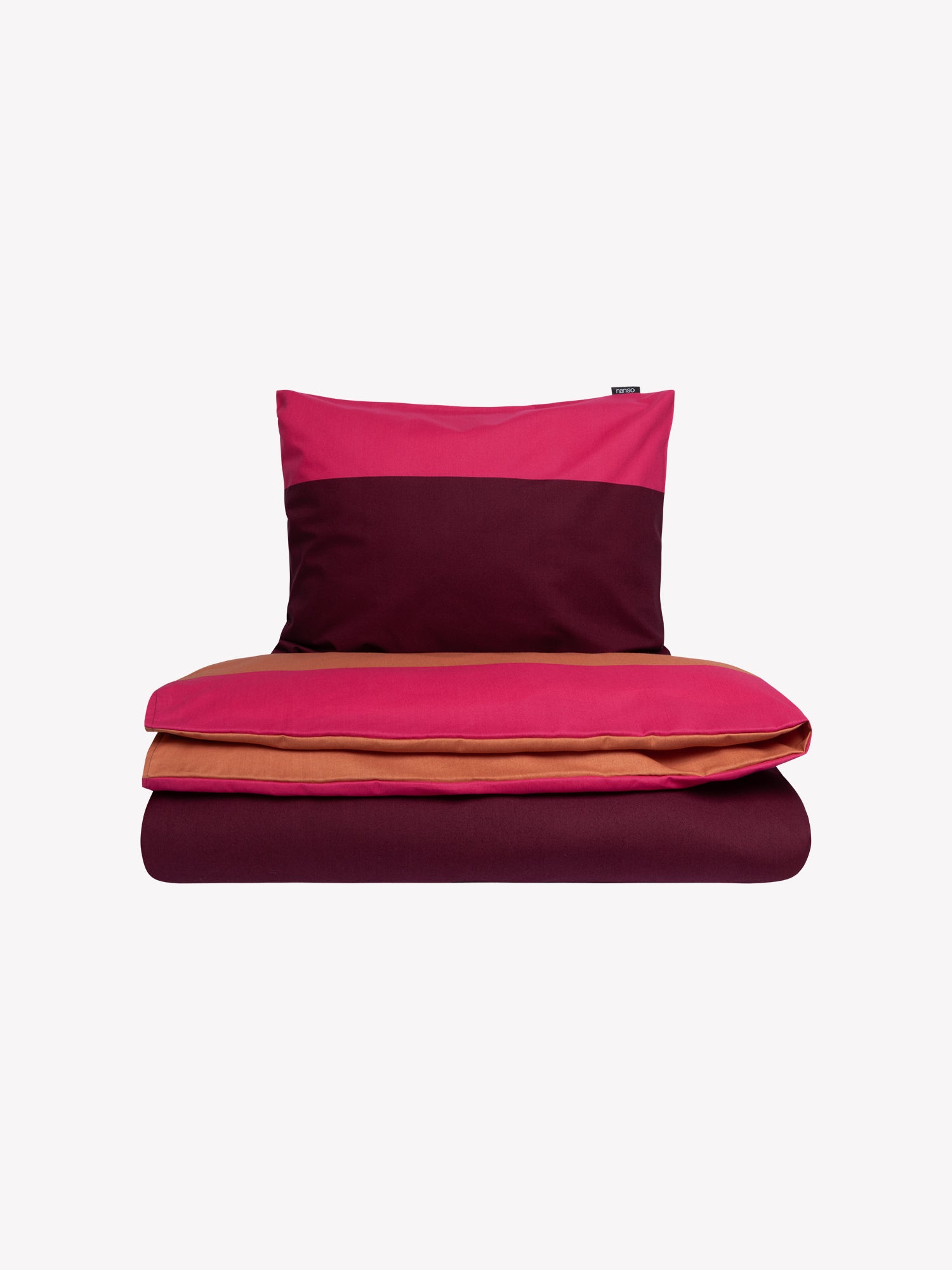 Nanso's red Trio duvet cover set features a beautiful wide striped pattern