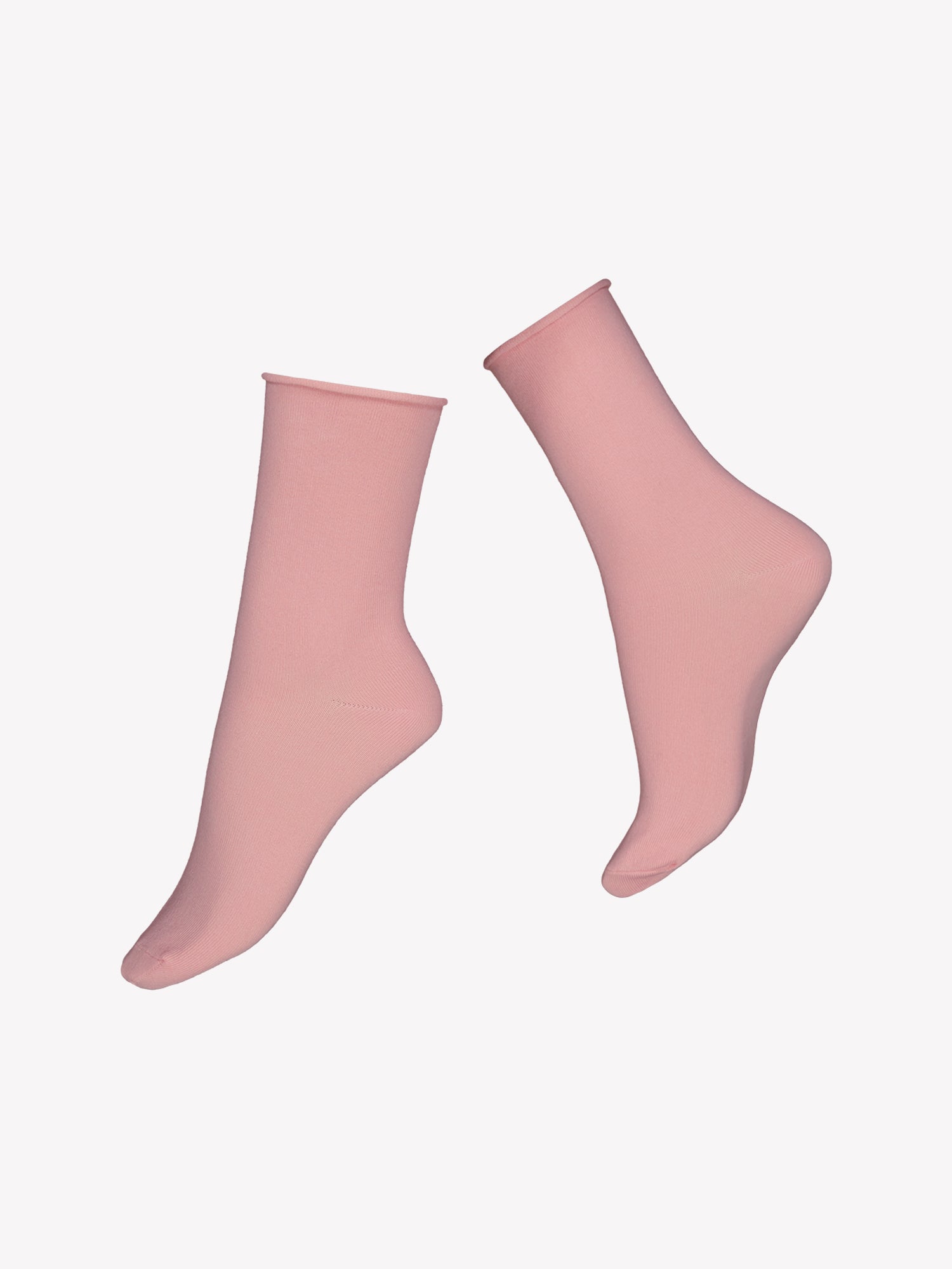 Vogue women's soft, high-quality ankle socks made of organic cotton. Product picture of socks in apricot.