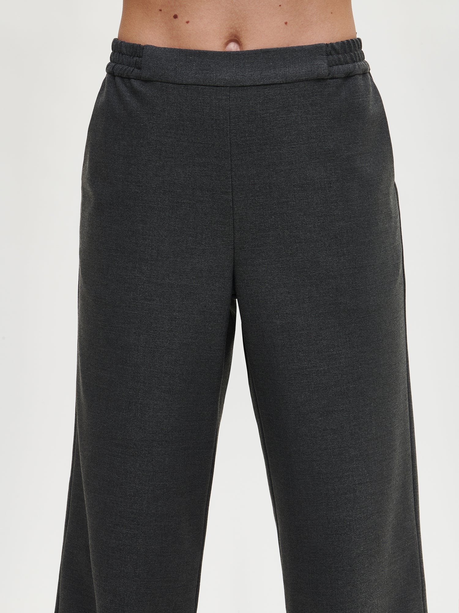 Nanso Women's Jonna gray trousers, close-up from front.