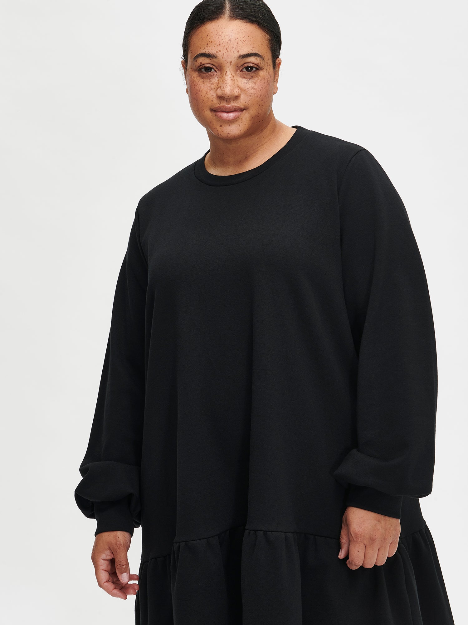 Nanso women's casual black Leija dress, close-up