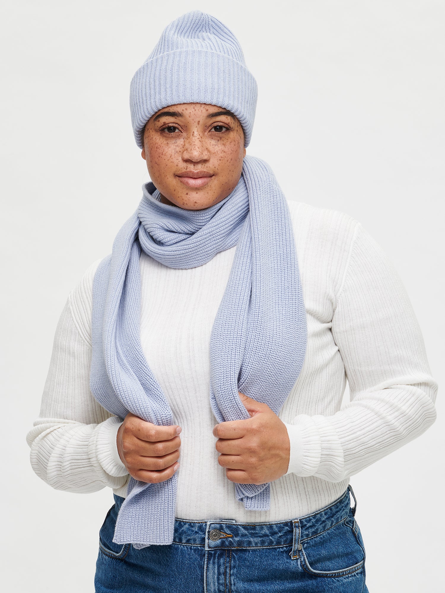 Nanso women's Utu scarf in a beautiful  blue color offers cozy warmth