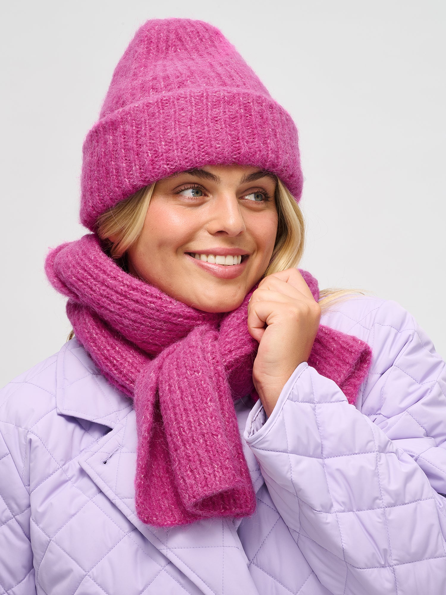 Nanso women's  pink Usva rib-knit beanie