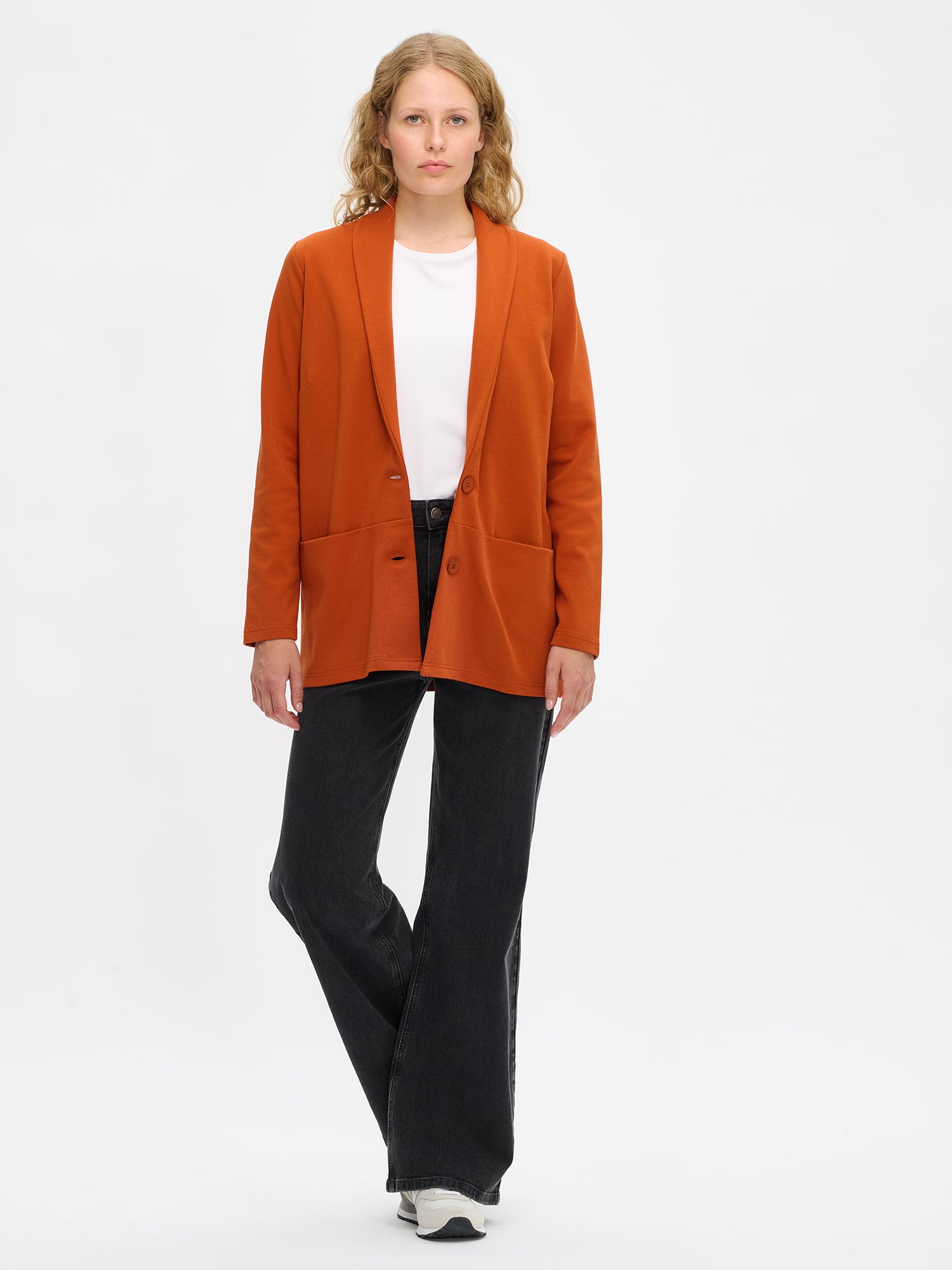 Nanso's classic women's Leija jacket in brown front