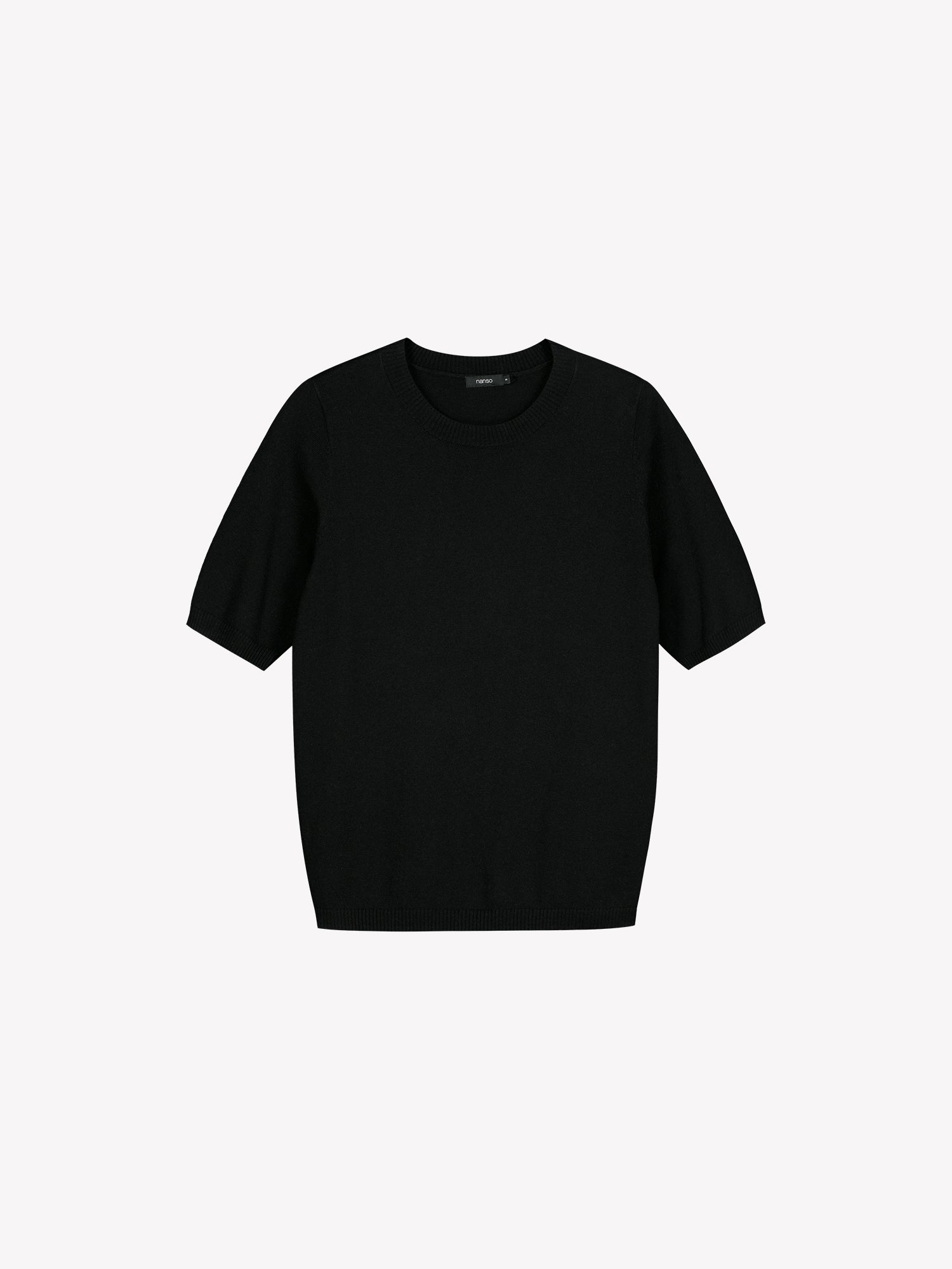 Nanso Villis women's short-sleeved black knit sweater features a classic crew neckline with half-length sleeves finished with ribbed trim at the cuffs. Product picture from the front.