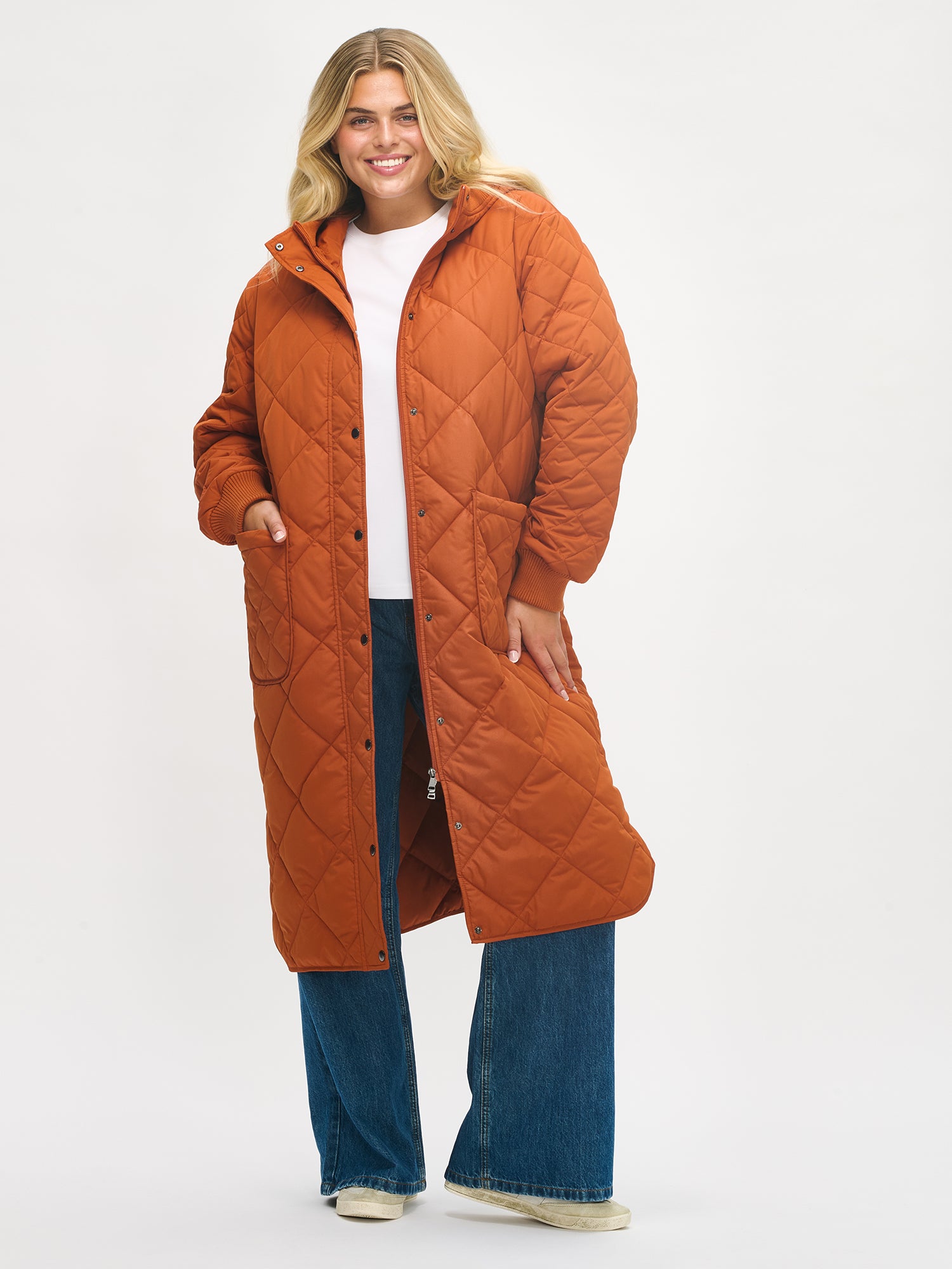 Nanso women's casual brown Maxi quilted coat with light padding and a cozy hood, front