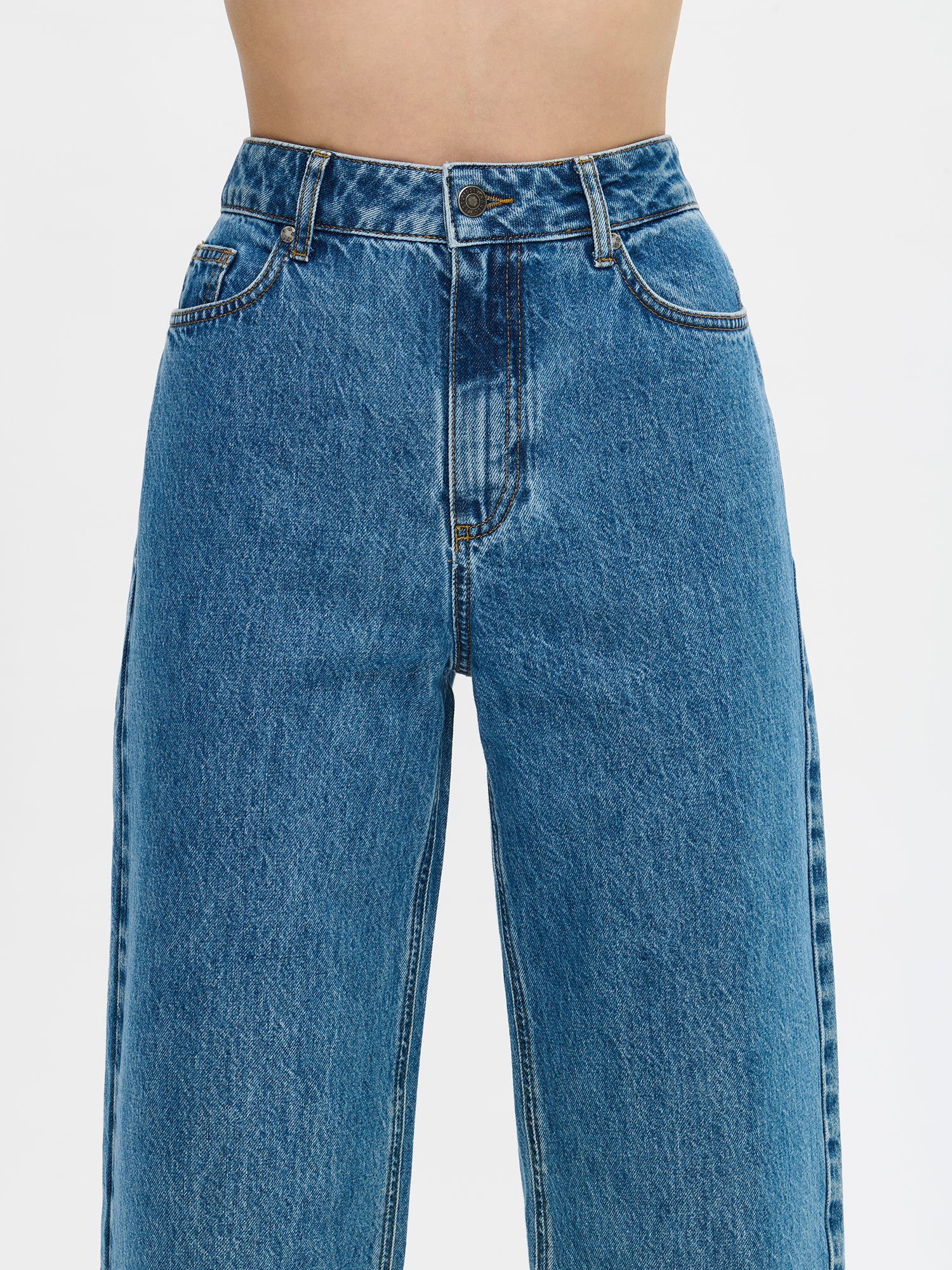 Nanso women's blue Cropped Levee jeans front