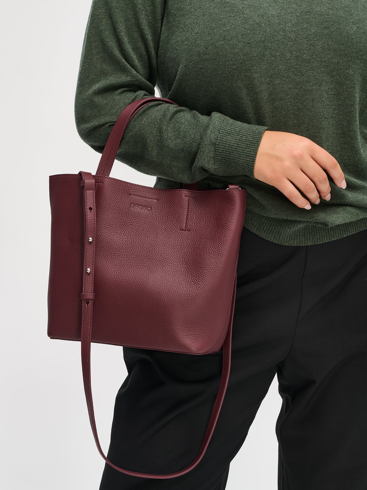 Nanso elegant  burgundy Naru Tote leather bag, front