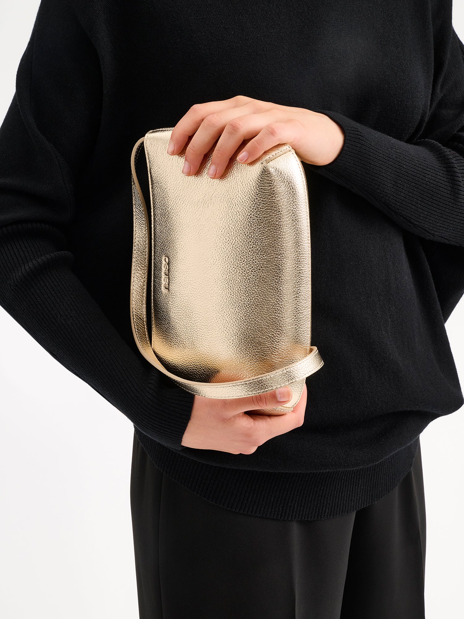 NARU Shoulder Bag - Gold