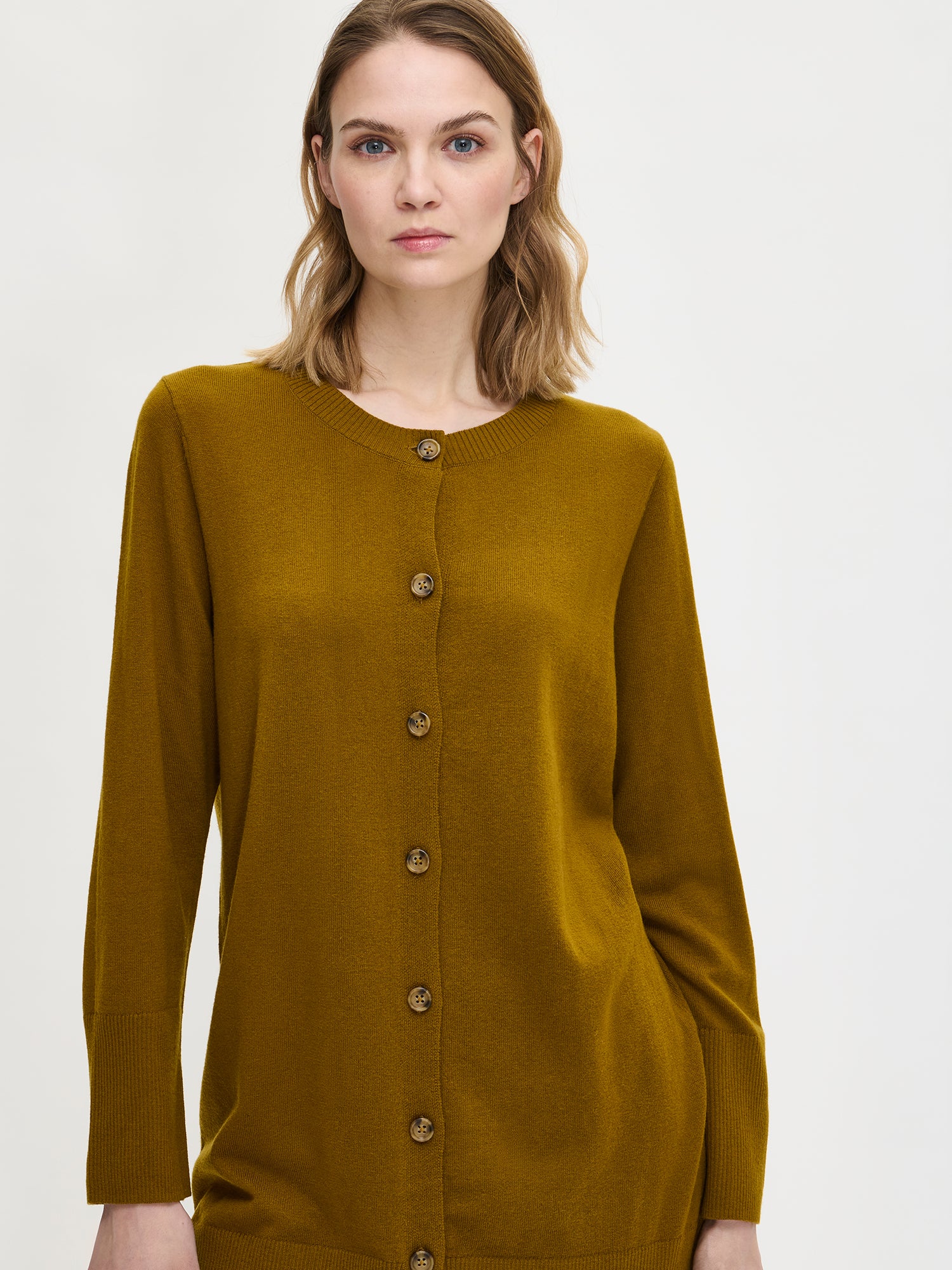 Nanso women's casual brown Villis knit cardigan, close-up