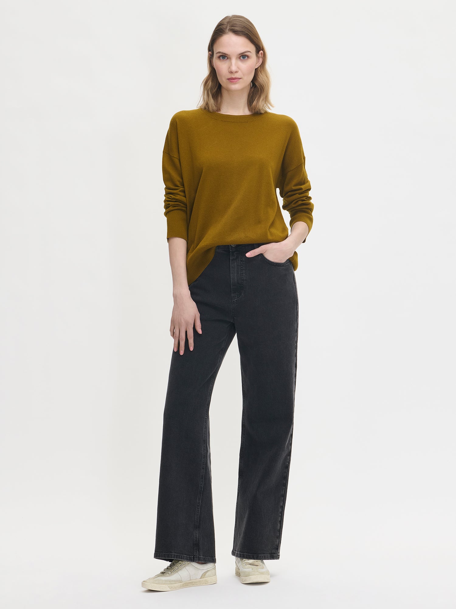 Nanso women's light grey Villis knit sweater features a boxy fit. Front