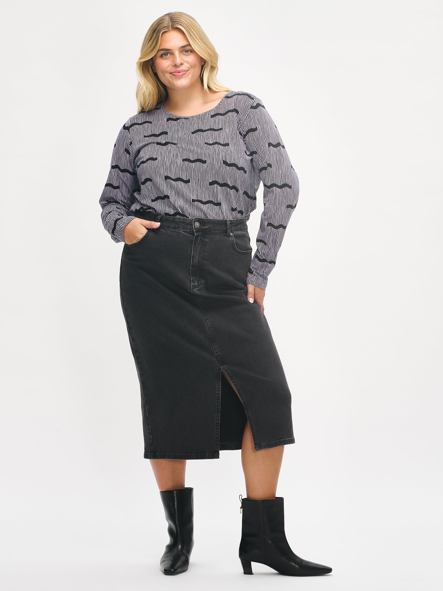 Nanso women’s patterned lilac Laineilla blouse with dark grey denim skirt
