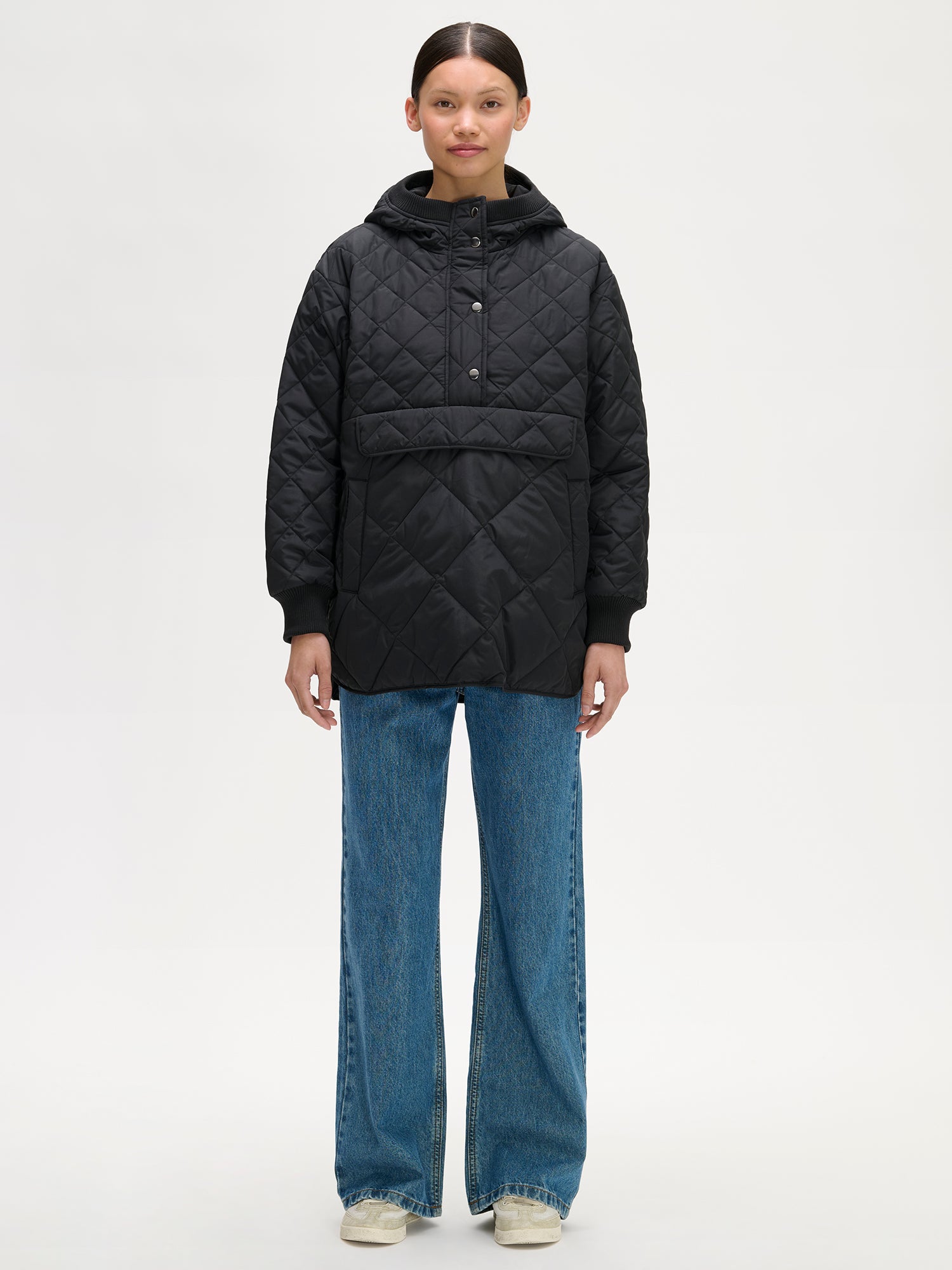 Nanso women's relaxed-fit black anorak quilted coat from the front