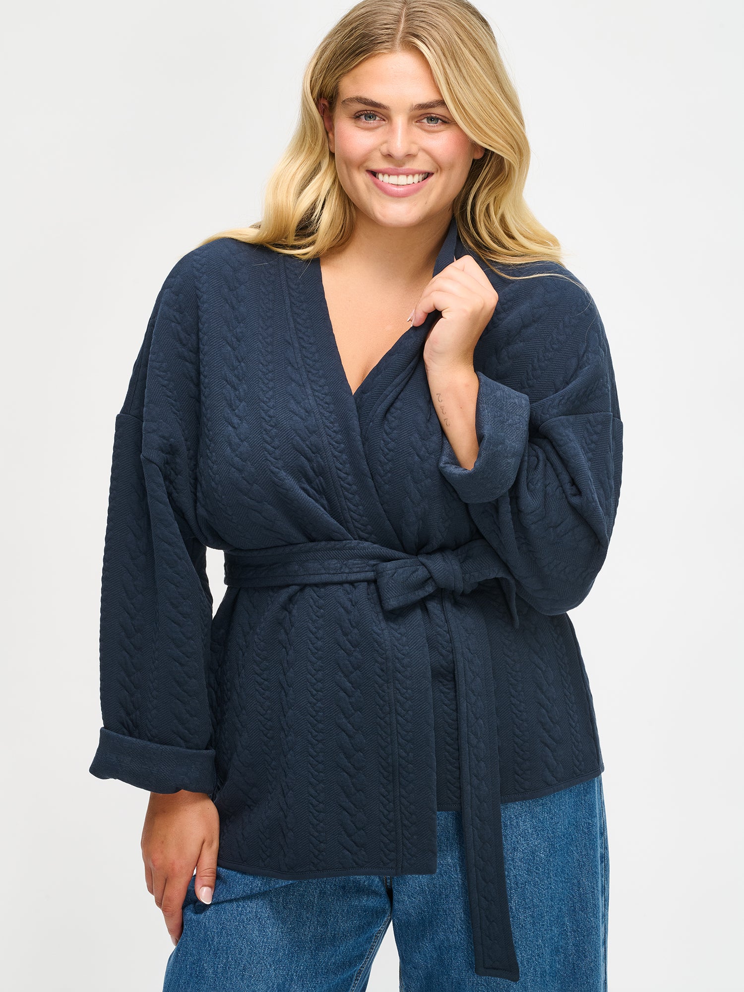 Nanso women's dark blue Letti cardigan features a detachable belt and long sleeves. Front XL.
