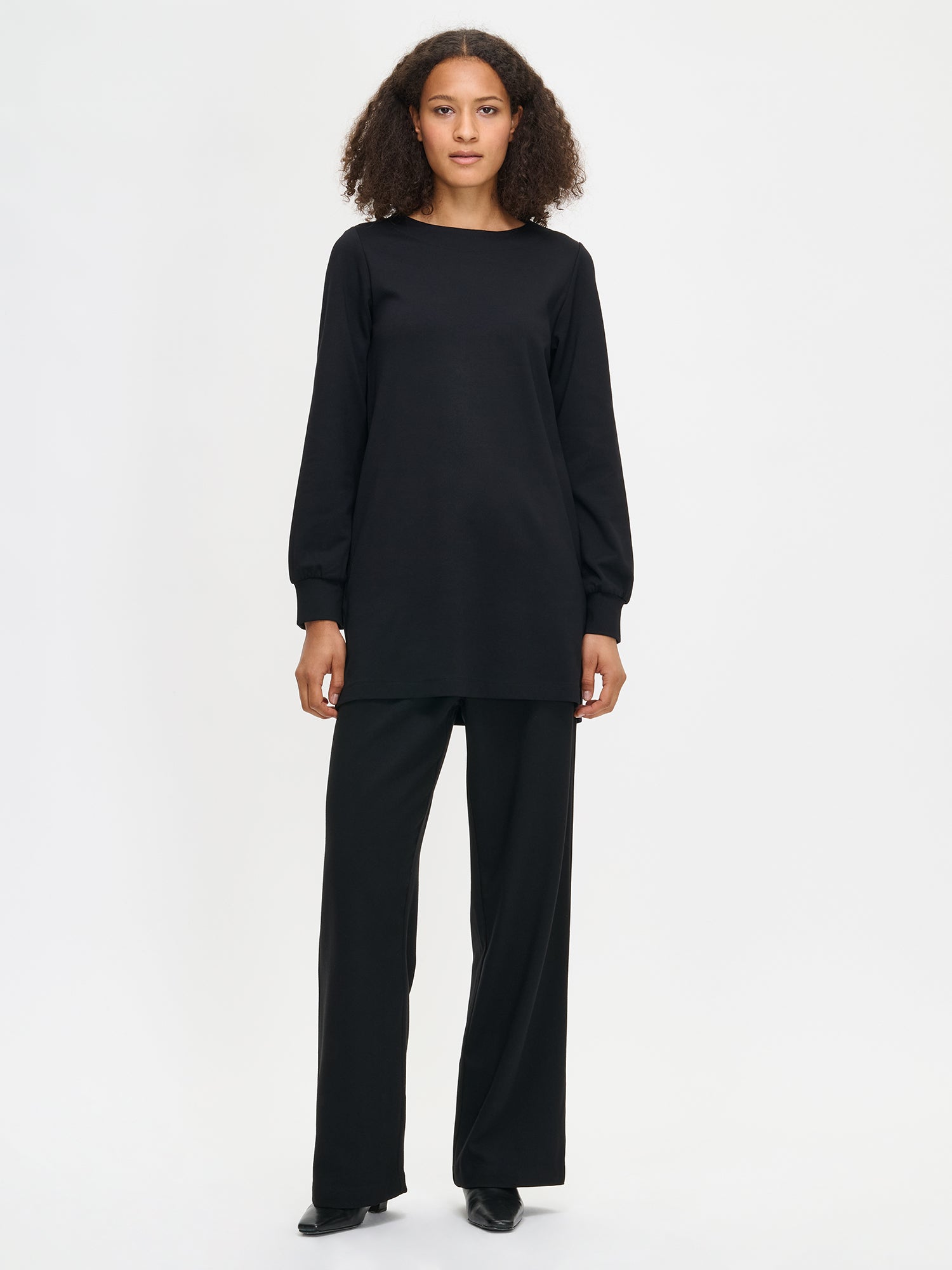 Nanso women's black Arkki tunic, front