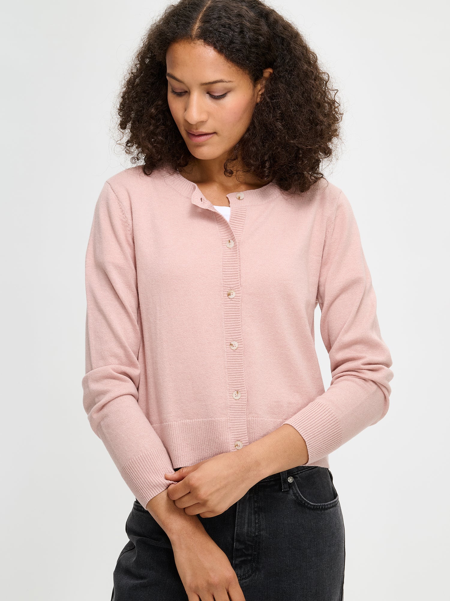 Nanso women's pink Villis long-sleeved knit cardigan, close-up