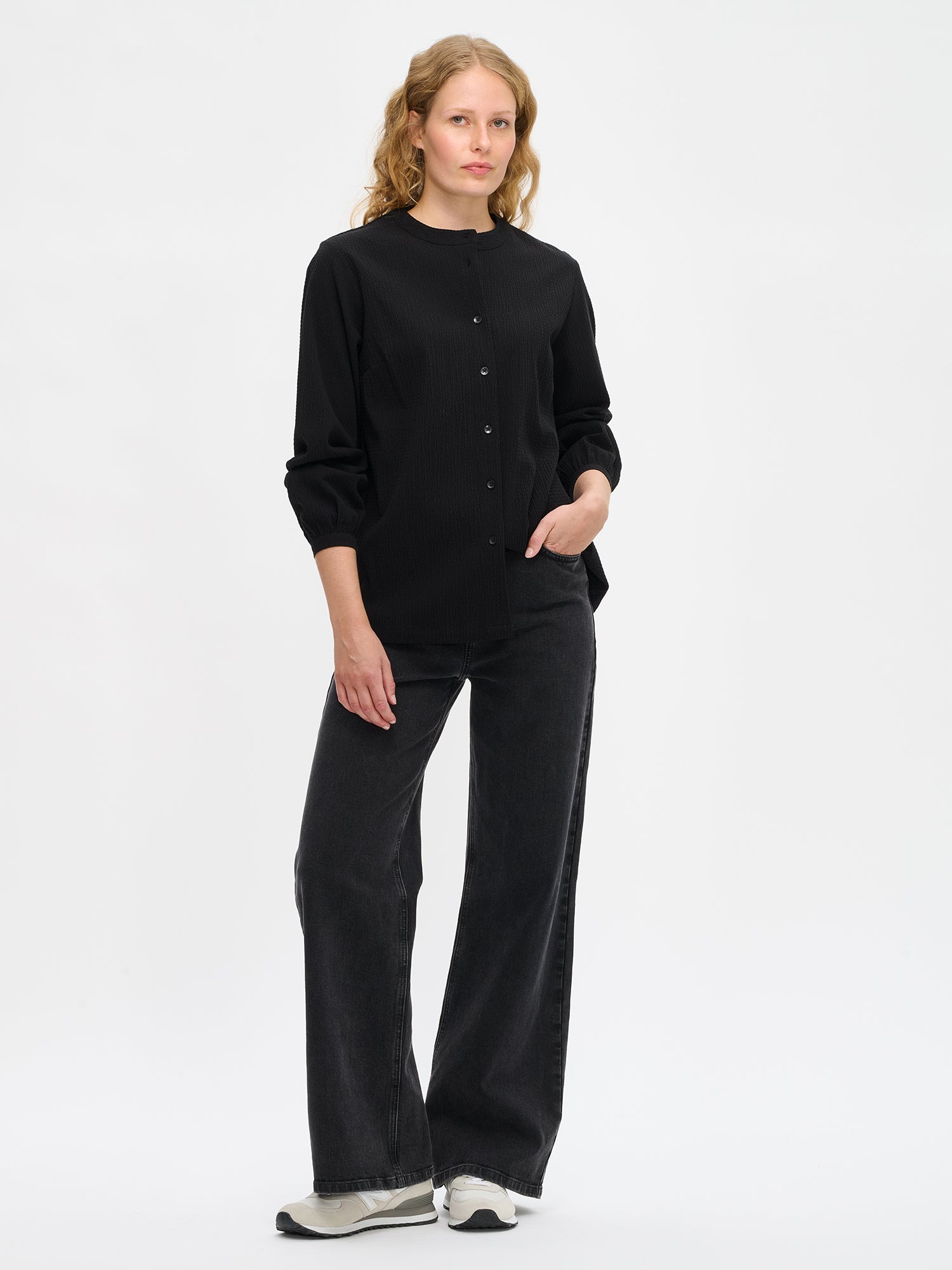 Nanso women's Bianca button-up shirt in black, front