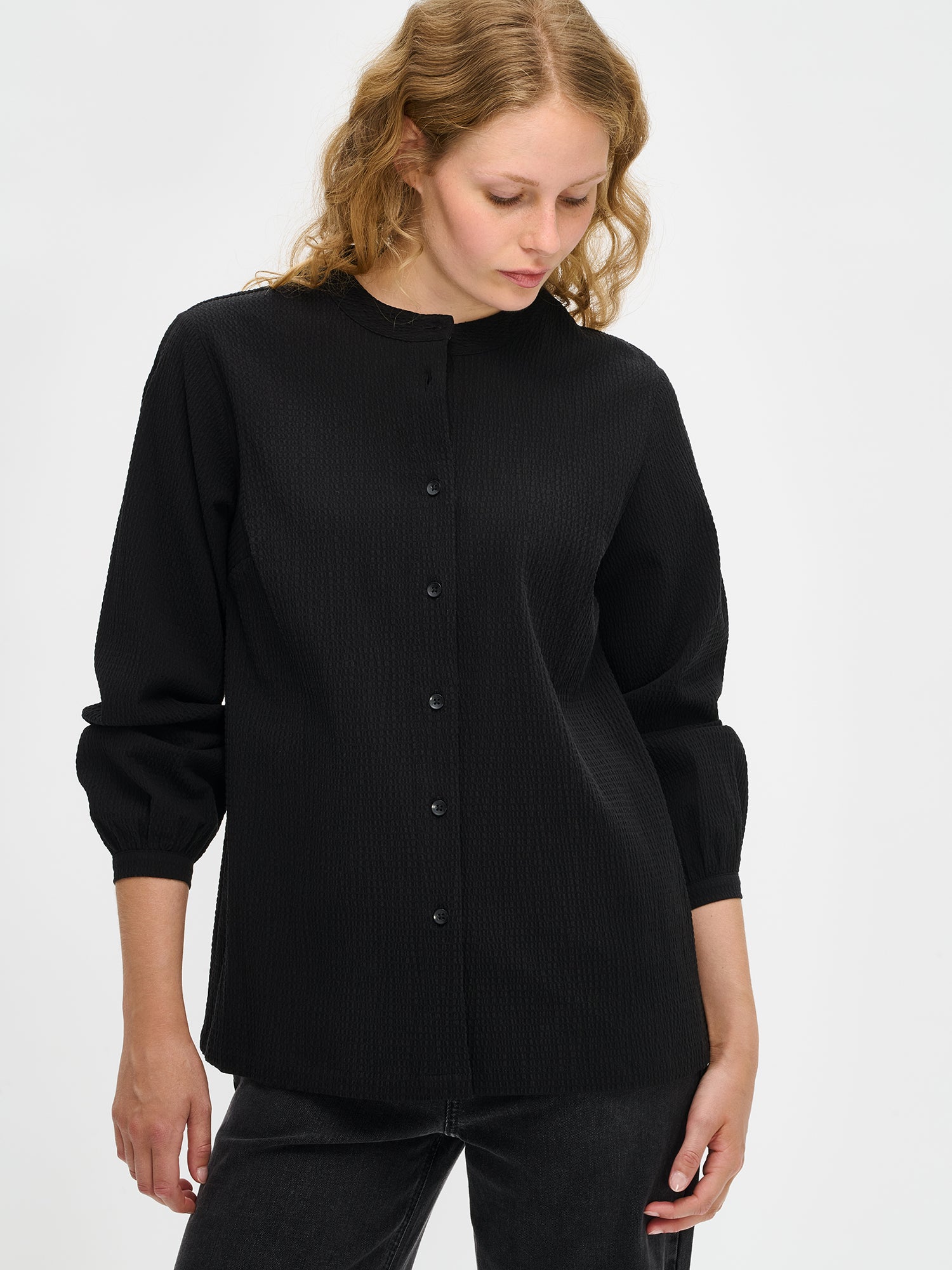 Nanso women's Bianca button-up shirt in black, close-up