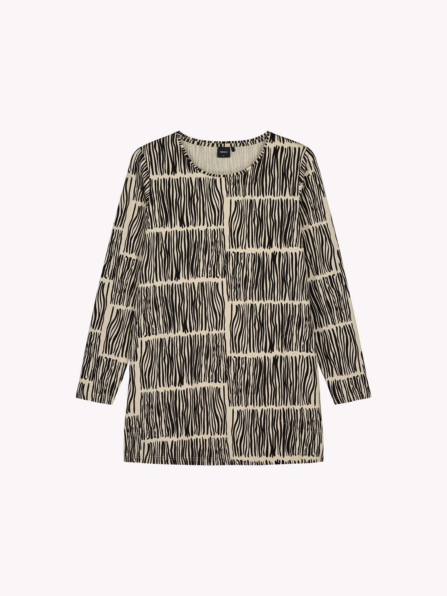 The RUOKO Jersey Tunic combines everyday comfort with understated elegance. A product picture.